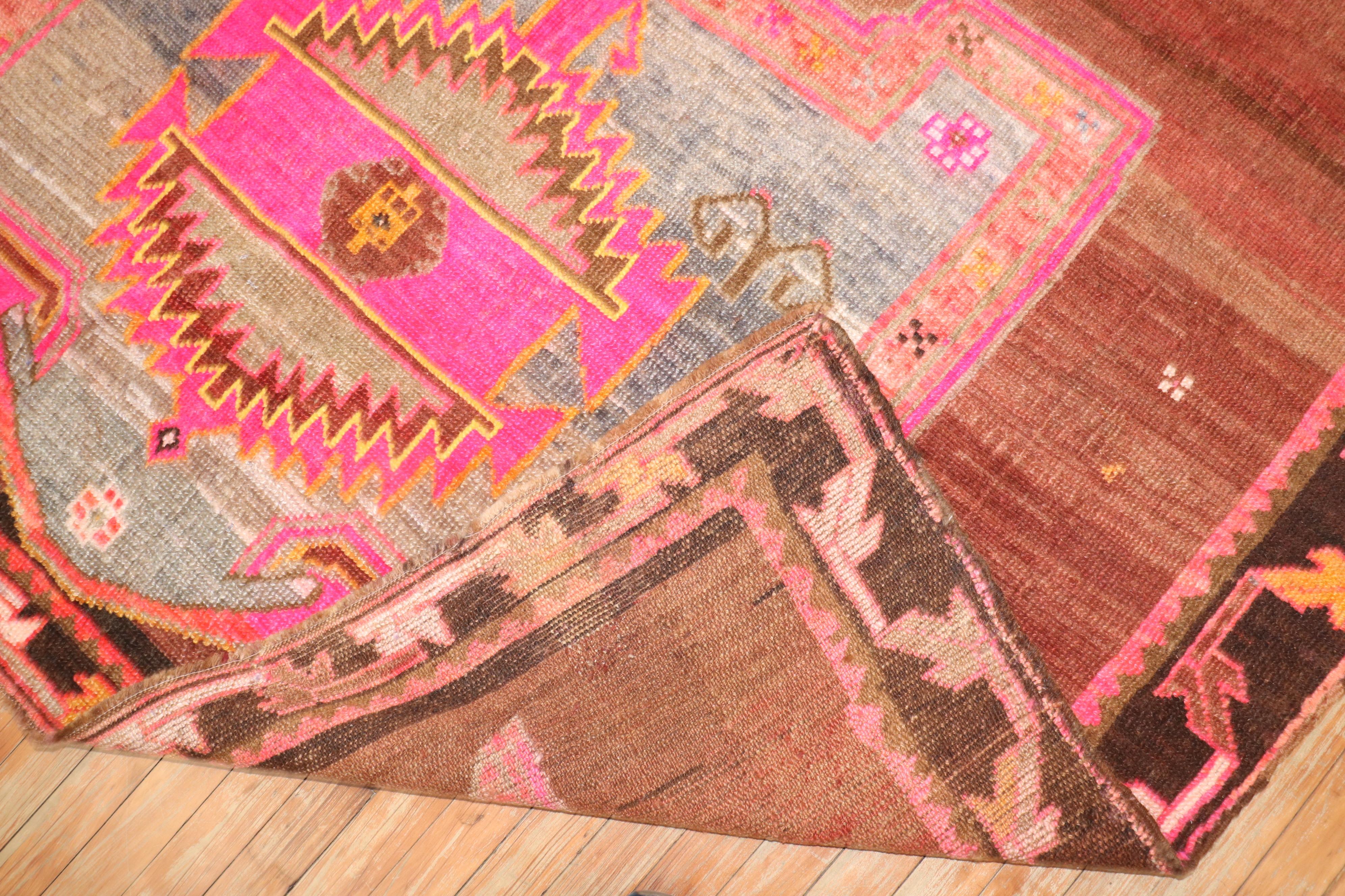 Zabihi Rug Collection Funky Turkish Gallery Rug In Good Condition For Sale In New York, NY