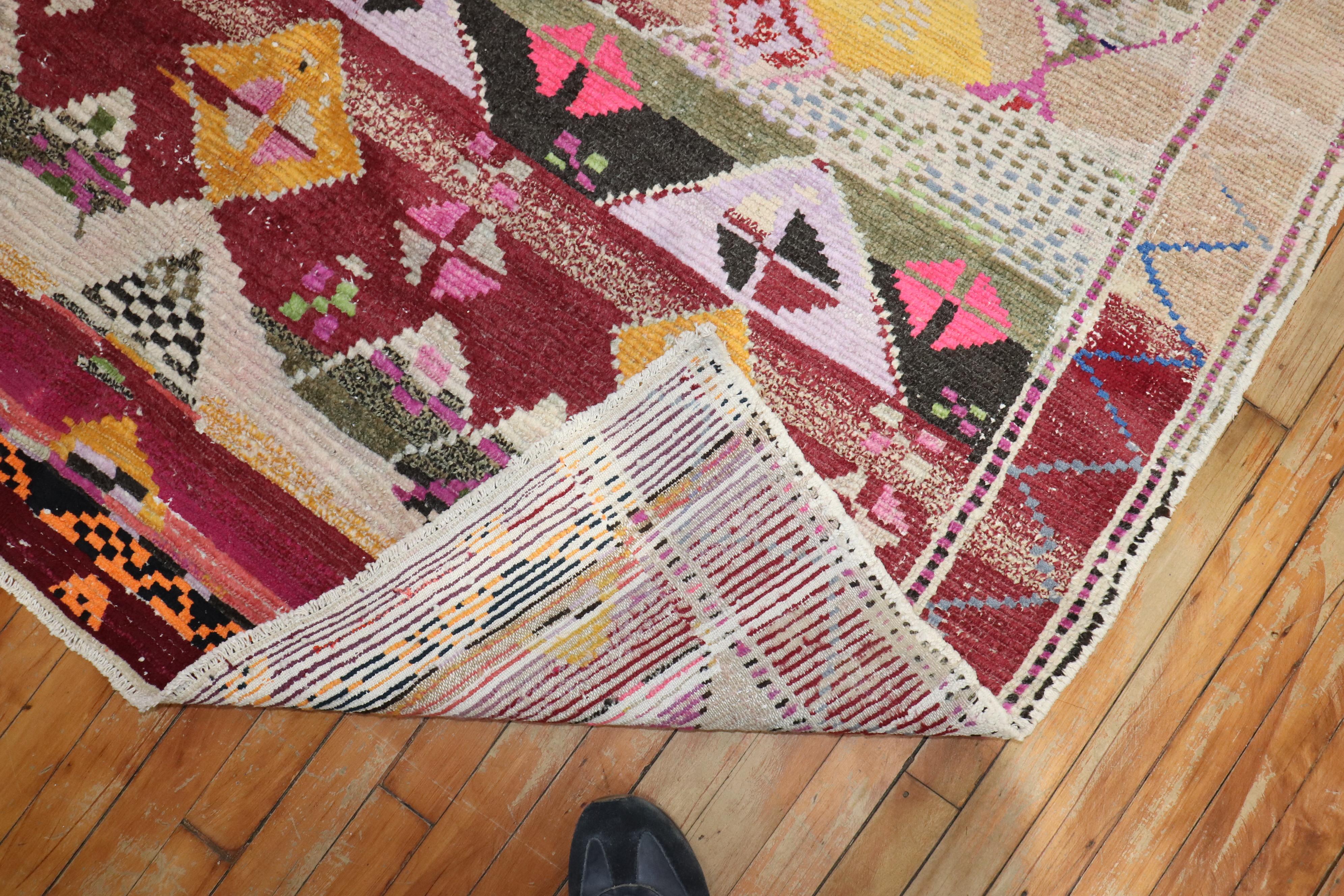 Zabihi Rug Collection Funky Vintage Turkish Rug In Good Condition For Sale In New York, NY