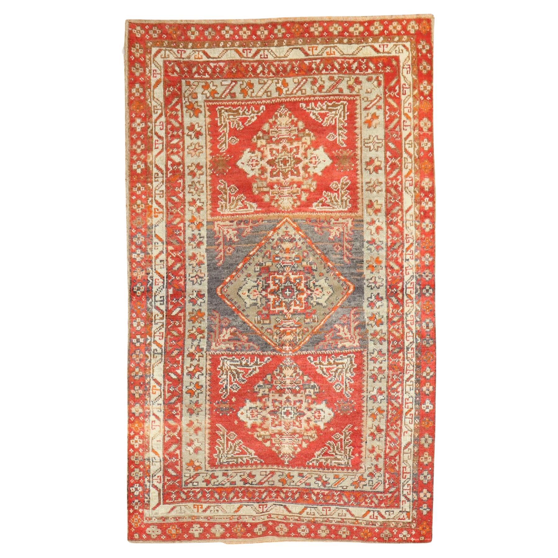 A finer quality early 20th century Turkish Sivas rug.

3' x 4'9''