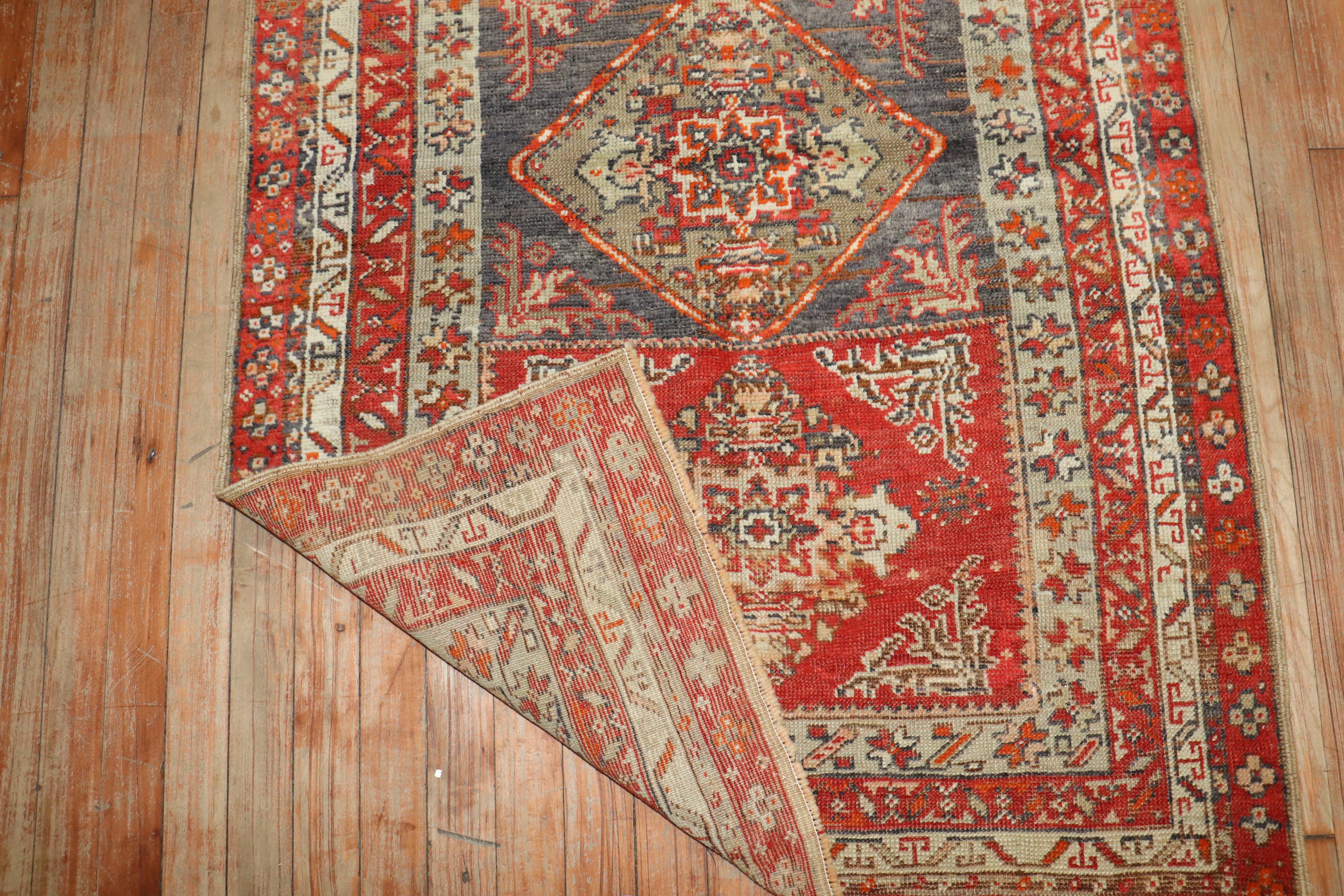 Zabihi Rug Collection Turkish Sivas Throw Rug In Good Condition For Sale In New York, NY