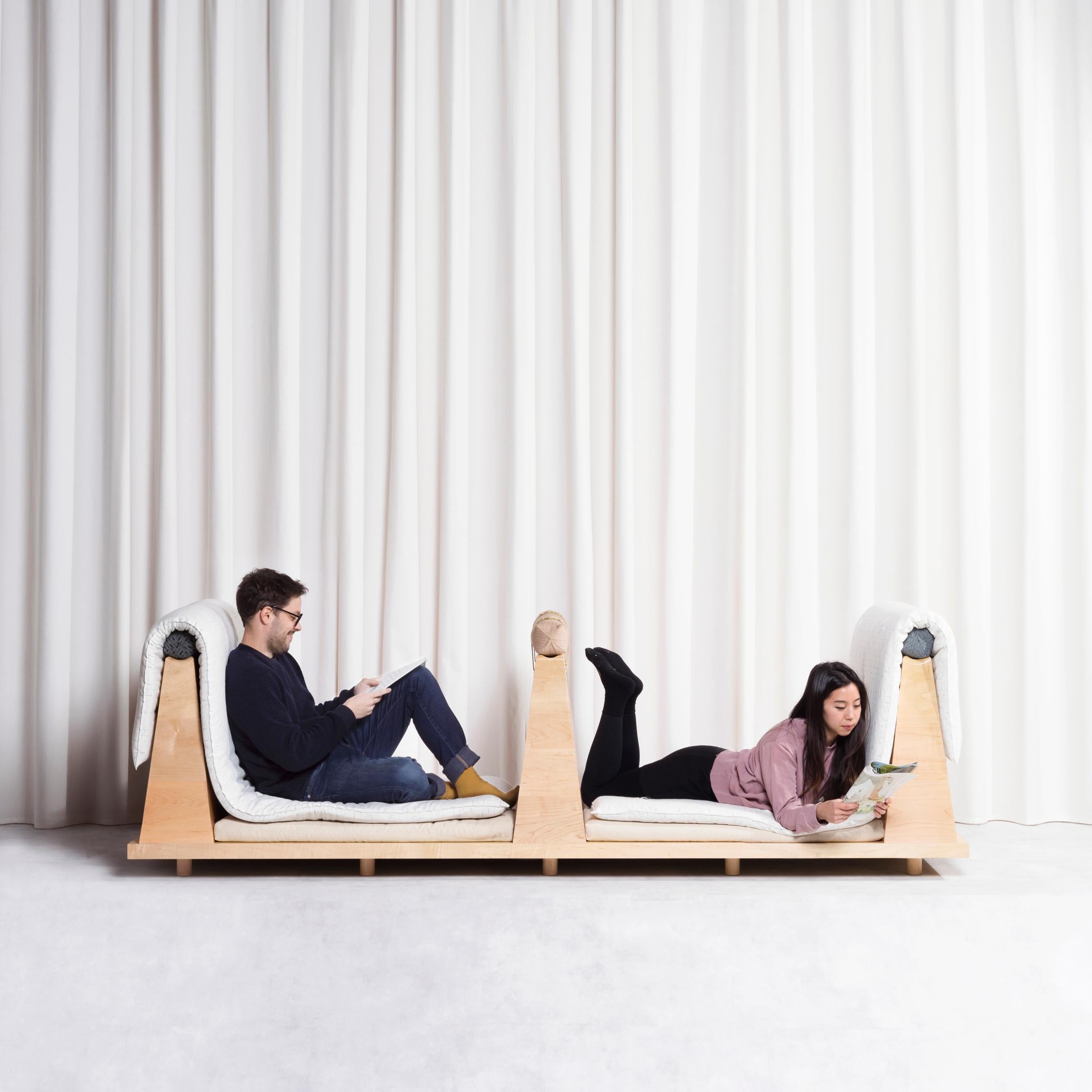 Zabuton-Sofa, handgefertigter japanischer Futon auf modularem Ahornrahmen im Angebot 9