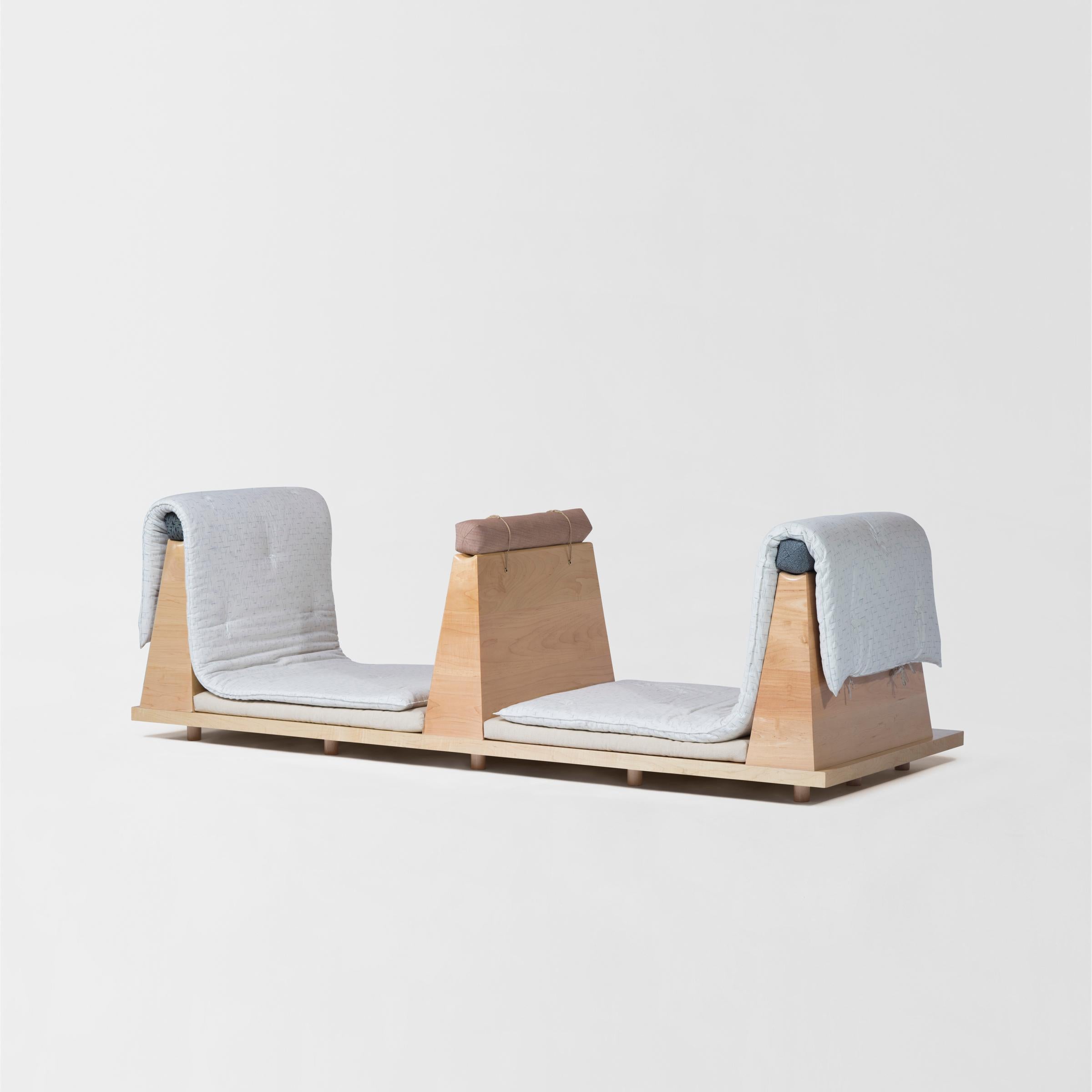 Zabuton-Sofa, handgefertigter japanischer Futon auf modularem Ahornrahmen, Kvadrat im Angebot 2
