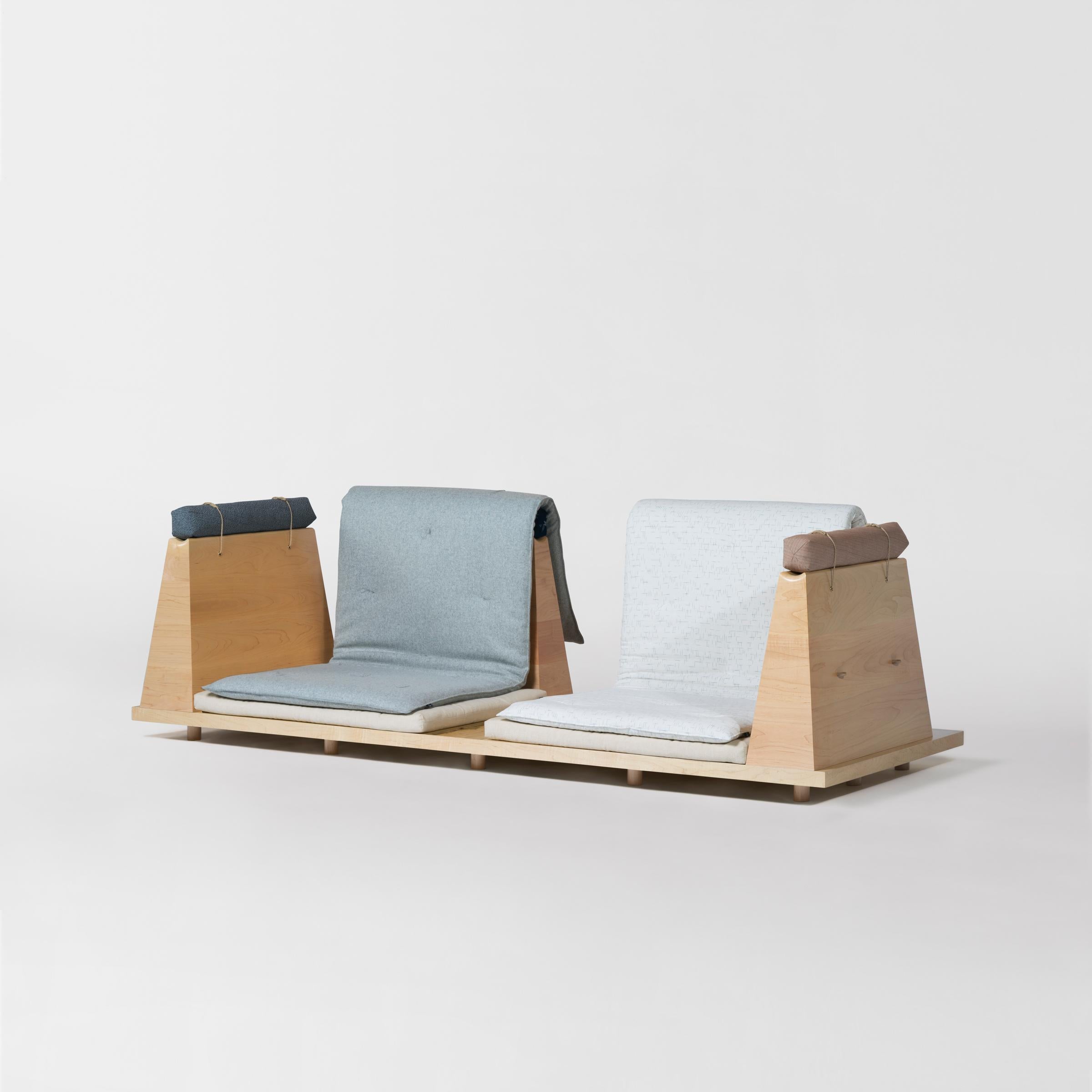 Zabuton-Sofa, handgefertigter japanischer Futon auf modularem Ahornrahmen, Kvadrat im Angebot 3