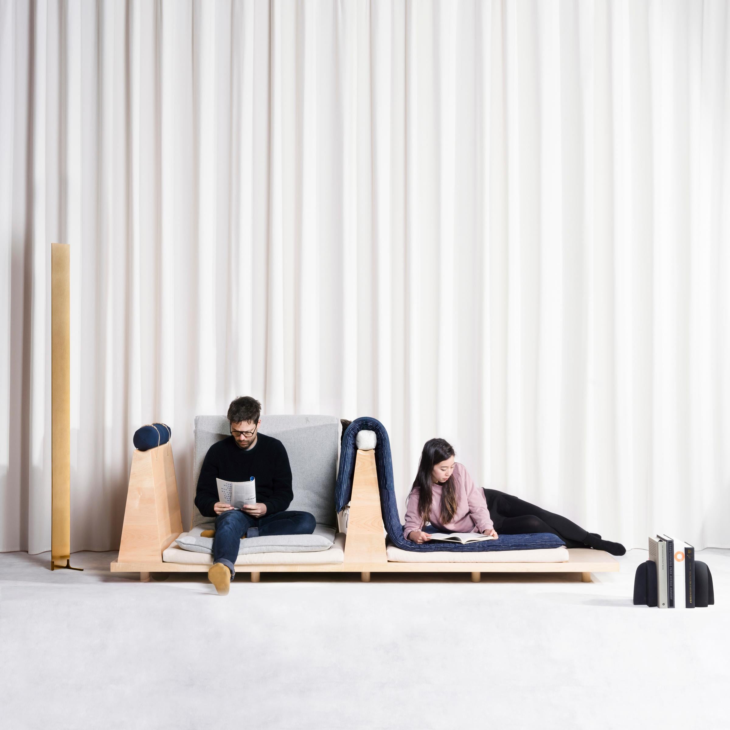 Zabuton-Sofa, handgefertigter japanischer Futon auf modularem Ahornrahmen, Kvadrat im Angebot 7