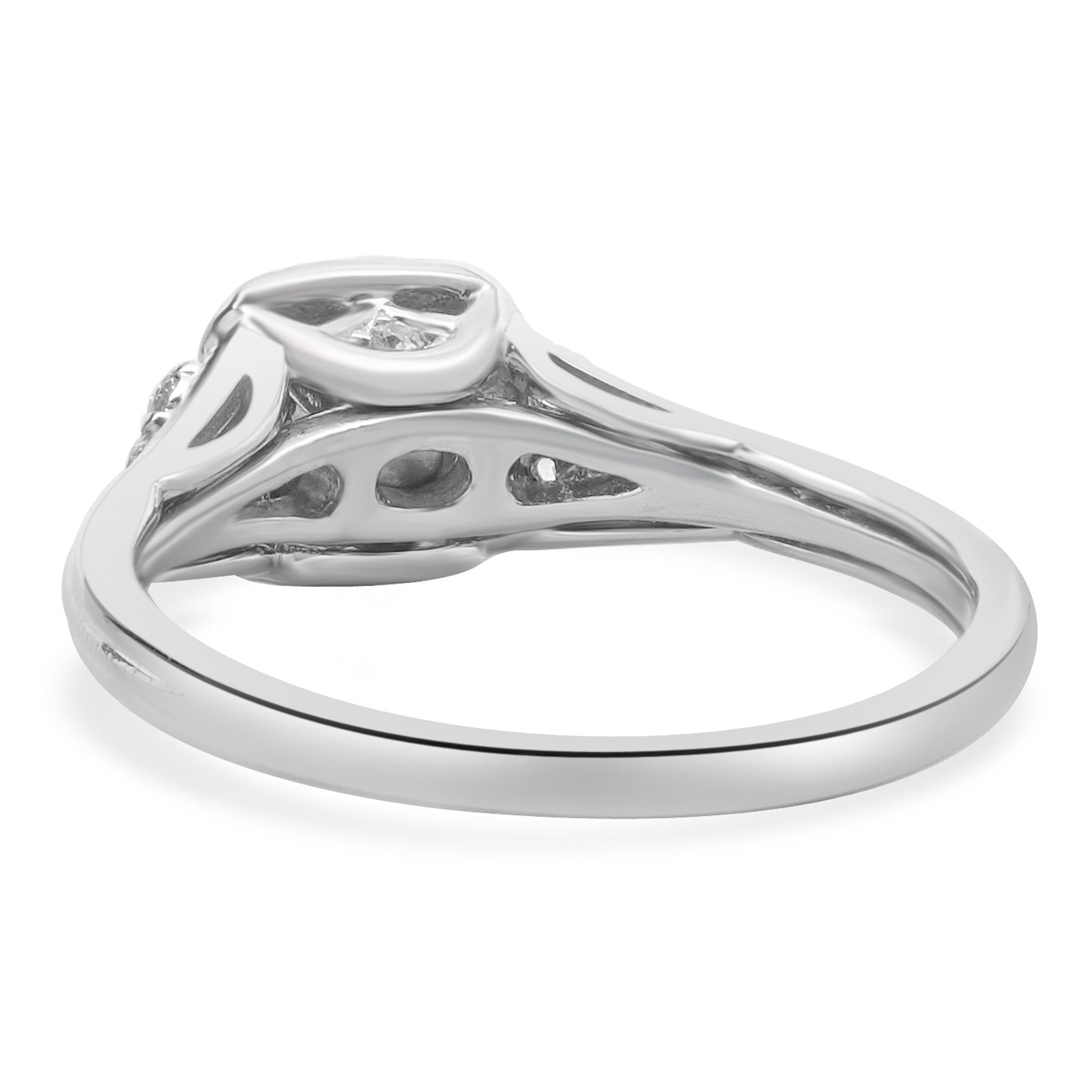 Zac Posen 14 Karat White Gold Princess Cut Diamond Engagement Ring In Excellent Condition For Sale In Scottsdale, AZ