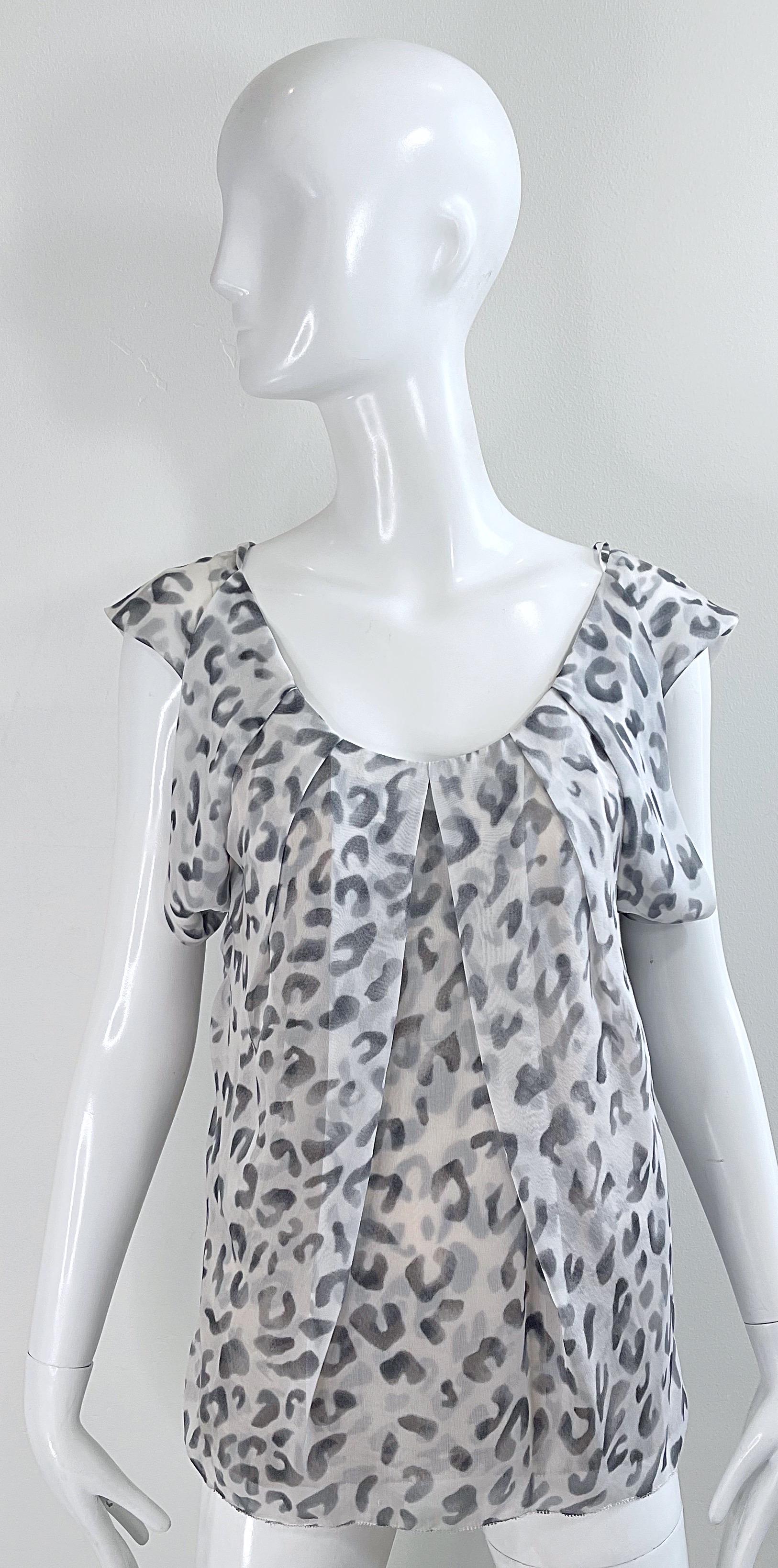 Zac Posen Spring 2009 Size 10 Snow Leopard Animal Print Silk Sleeveless Blouse In Excellent Condition For Sale In San Diego, CA