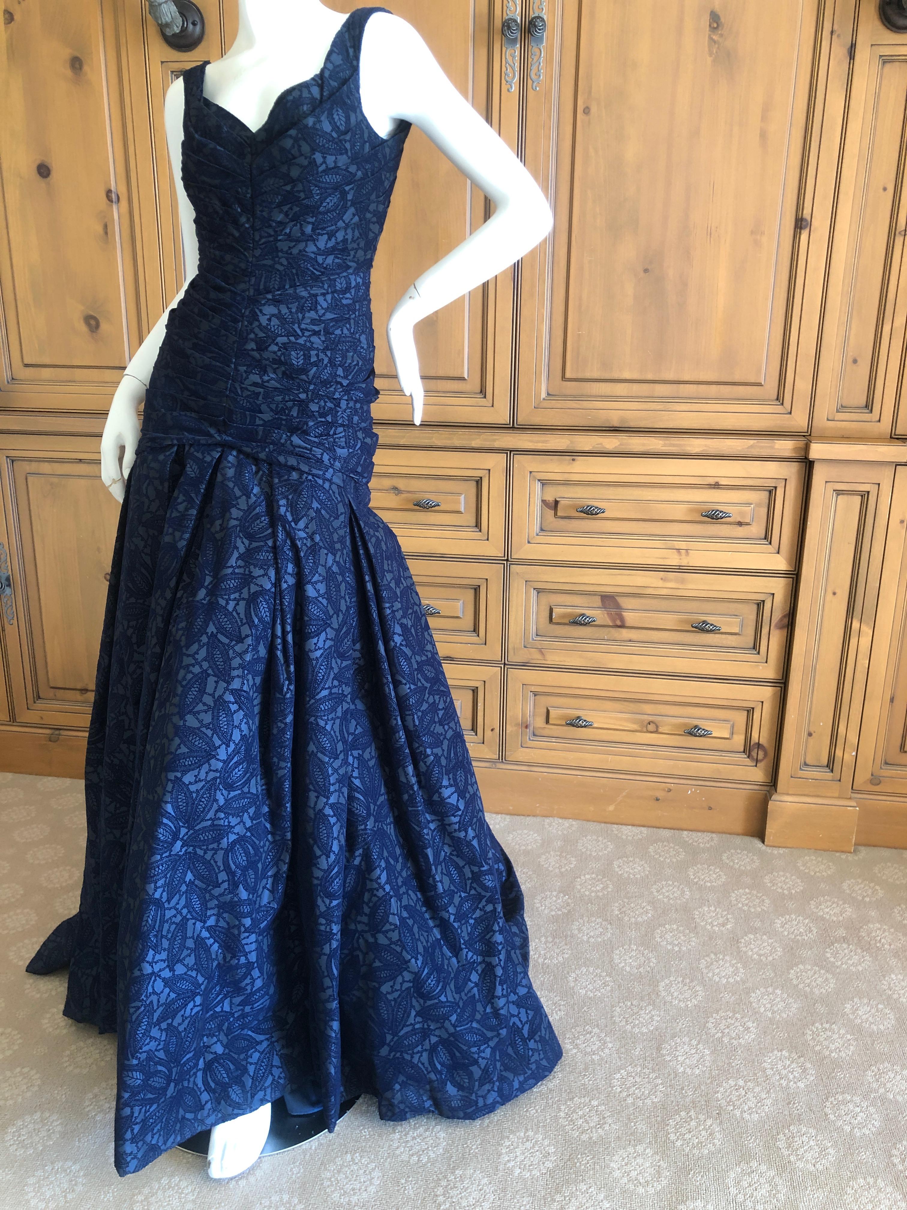 Zac Posen Vintage Blue Devore Velvet Evening Gown
This is so beautiful, please see all the photos.

 Size 4
Bust 38