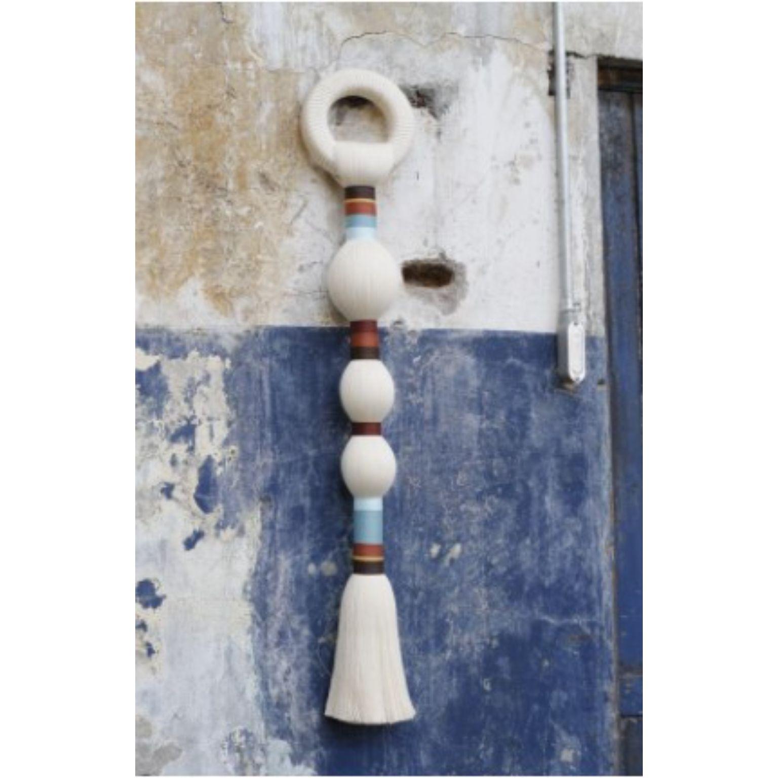 Zacatón Colorín Large Wall Decoration by Caralarga
Dimensions: D18 x W5 x H105 cm
Materials: 100% RAW COTTON THREAD, NATURAL SANSEVIERIA FIBER, TINTED COTTON THREAD, LINED MDF RING, PAPER MACHÉ SPHERES.
HANDMADE

Caralarga is a textile design