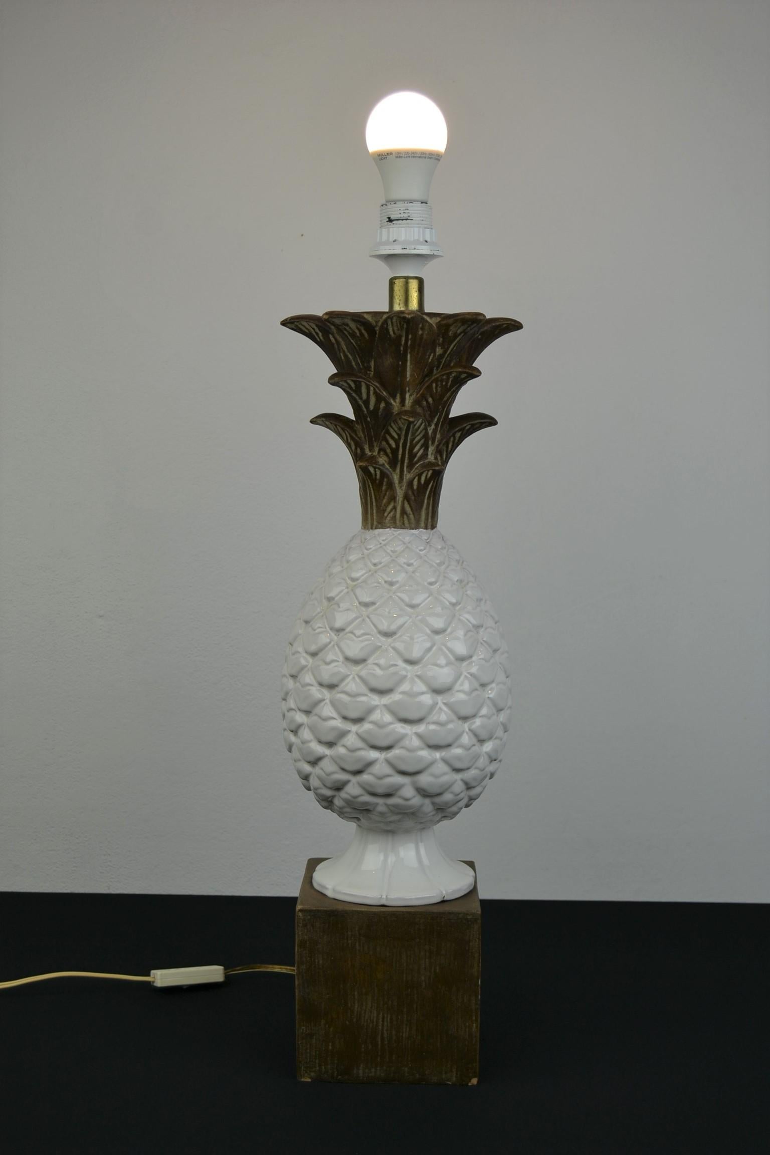 Mid-Century Modern Zaccagnini Ceramic Pineapple Table Lamp, Italy, 1960s For Sale