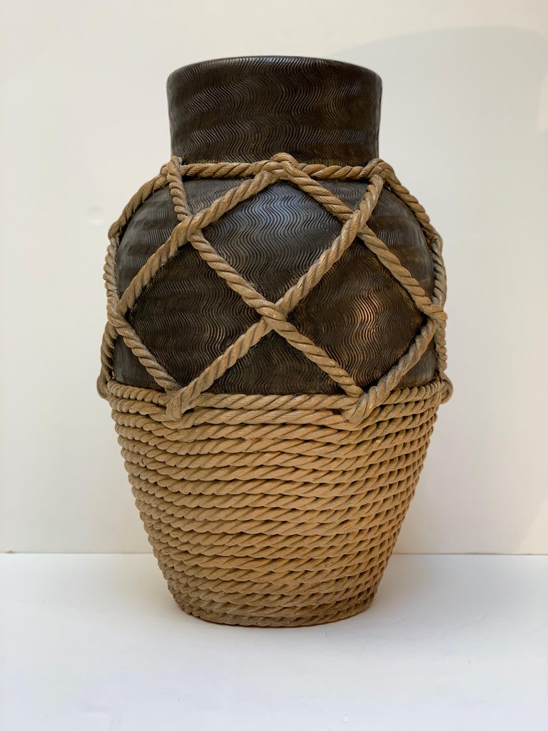 Large vase or umbrella stand with ceramic rope decoration, graffiti drawn body surface all in ceramic, invented by Urbano Zaccagnini and produced in Florence Italy, circa 1940 by the Zaccagnini Manufacture, this series of fascinating vases had an