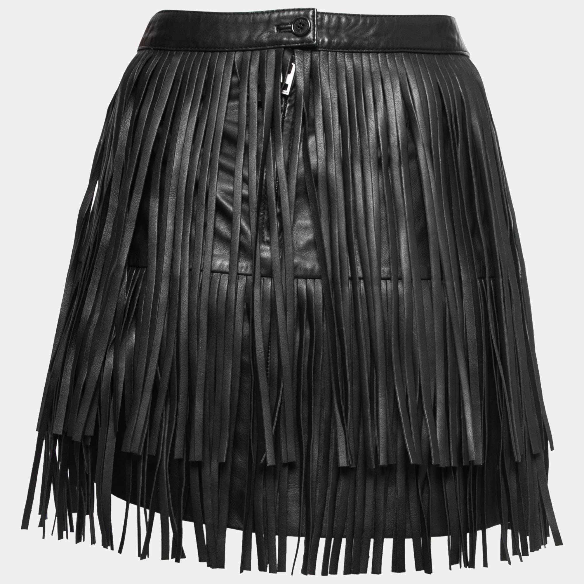 This lovely skirt is beautifully stitched from fine fabric. The comfy designer skirt has a flattering silhouette. Pair it with a simple top and strappy heels for a chic look.