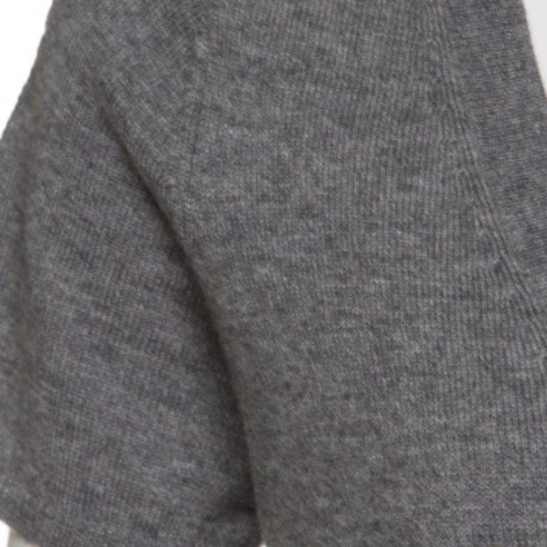 Zadig & Voltaire Grau Kurzarm-Strickjacke Dublini Cardigan M im Zustand „Gut“ im Angebot in Dubai, Al Qouz 2