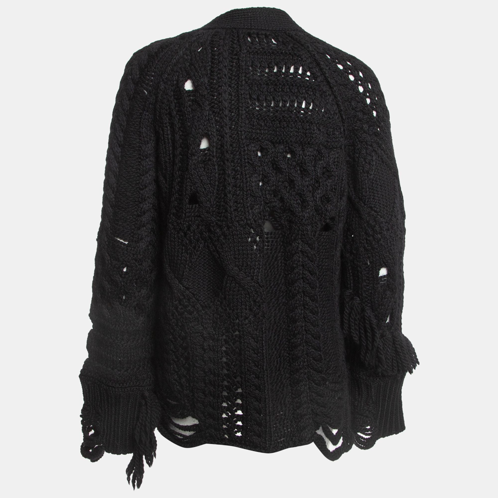 Flaunt your impressive styling choices as you wear this cardigan from Zadig & Voltaire. This cardigan can be styled with a pair of jeans and shoes to sport a casual look.

