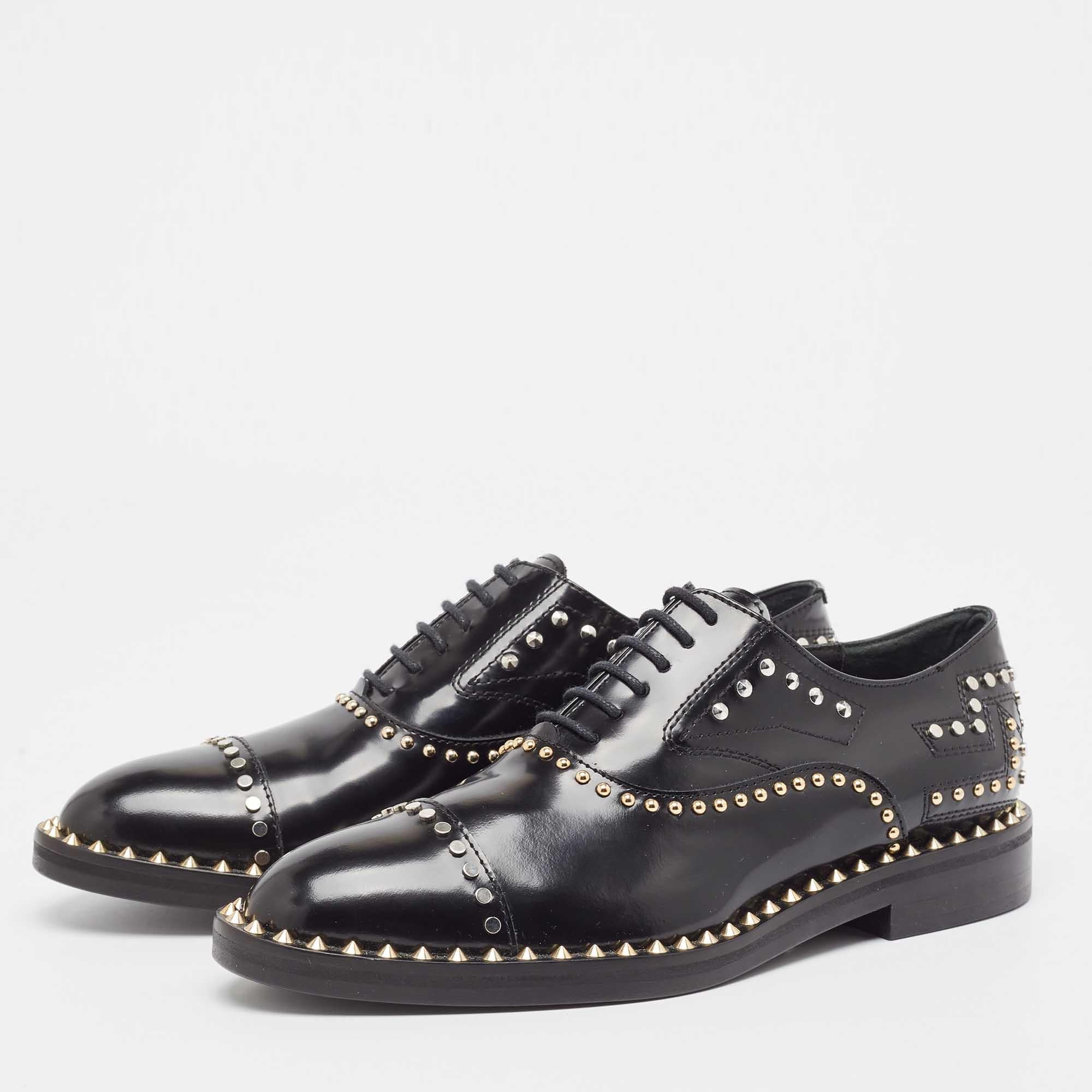 With these Zadig & Voltaire shoes, comfort and style are guaranteed. Crafted using leather, they feature a black shade, elevated with stud detailing and rest on durable soles.
