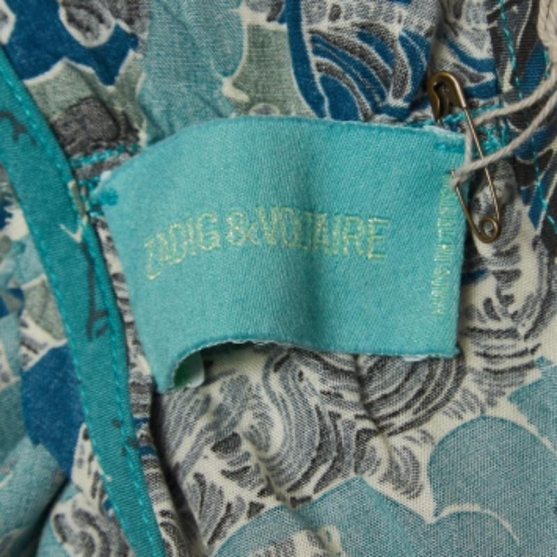 Dieses Kleid von Zadig & Voltaire zeichnet sich durch meisterhafte Schneiderkunst und zeitlosen Charme aus. Mit ihren hübschen Prints ist sie ein absolutes Muss und versprüht puren Charme.