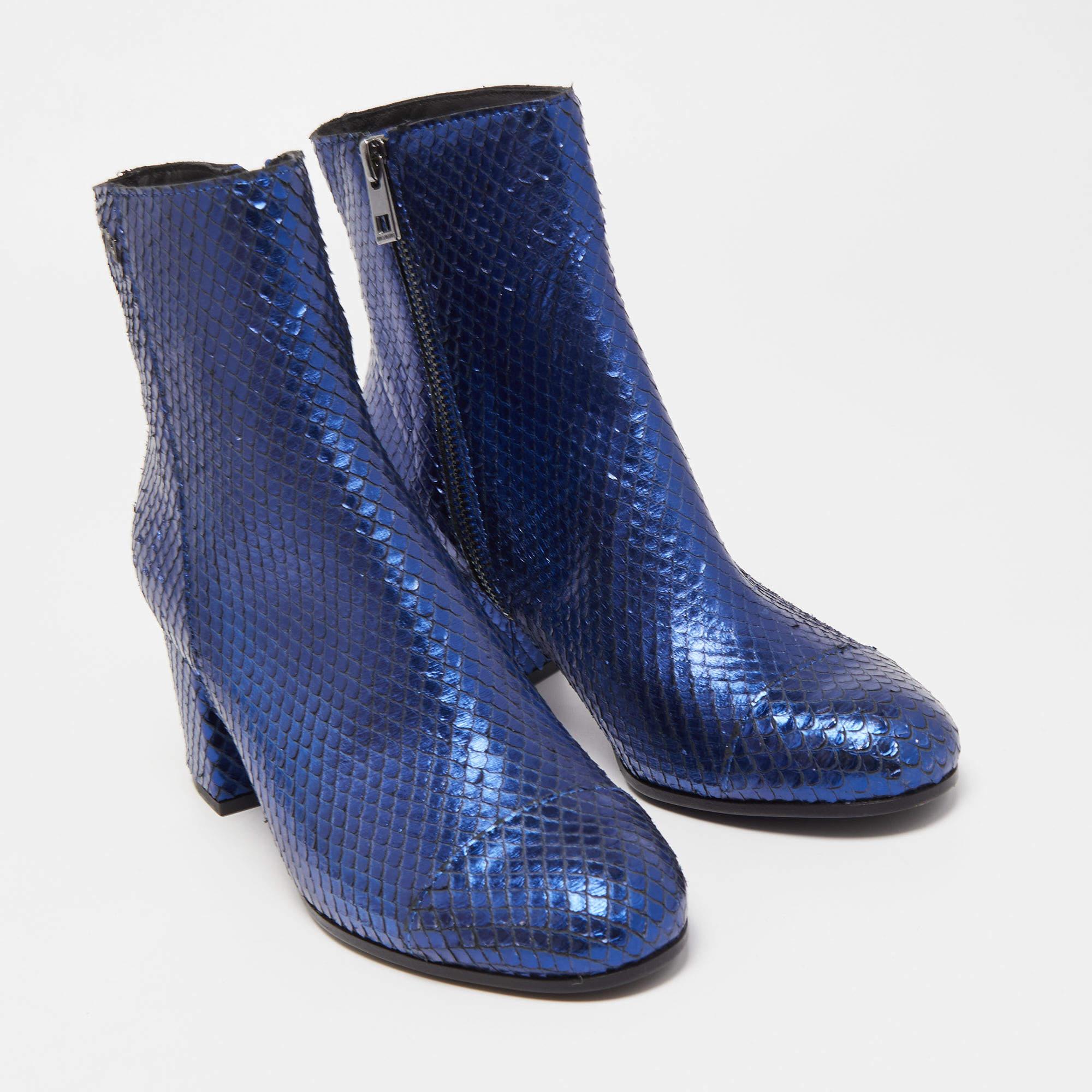 Zadig & Voltaire Blue Python Embossed Leather Block Heel Ankle Booties Size 36 In Excellent Condition For Sale In Dubai, Al Qouz 2