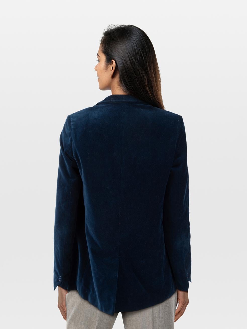 CONDITION is Very good. Minimal wear to the jacket is evident. Discolouration under both armpits on the lining of this used Zadig & Voltaire designer resale item.
 
 Details
 
 
 Navy
 
 Cotton
 
 Blazer
 
 Open front
 
 Velvet texture
 
 Skull