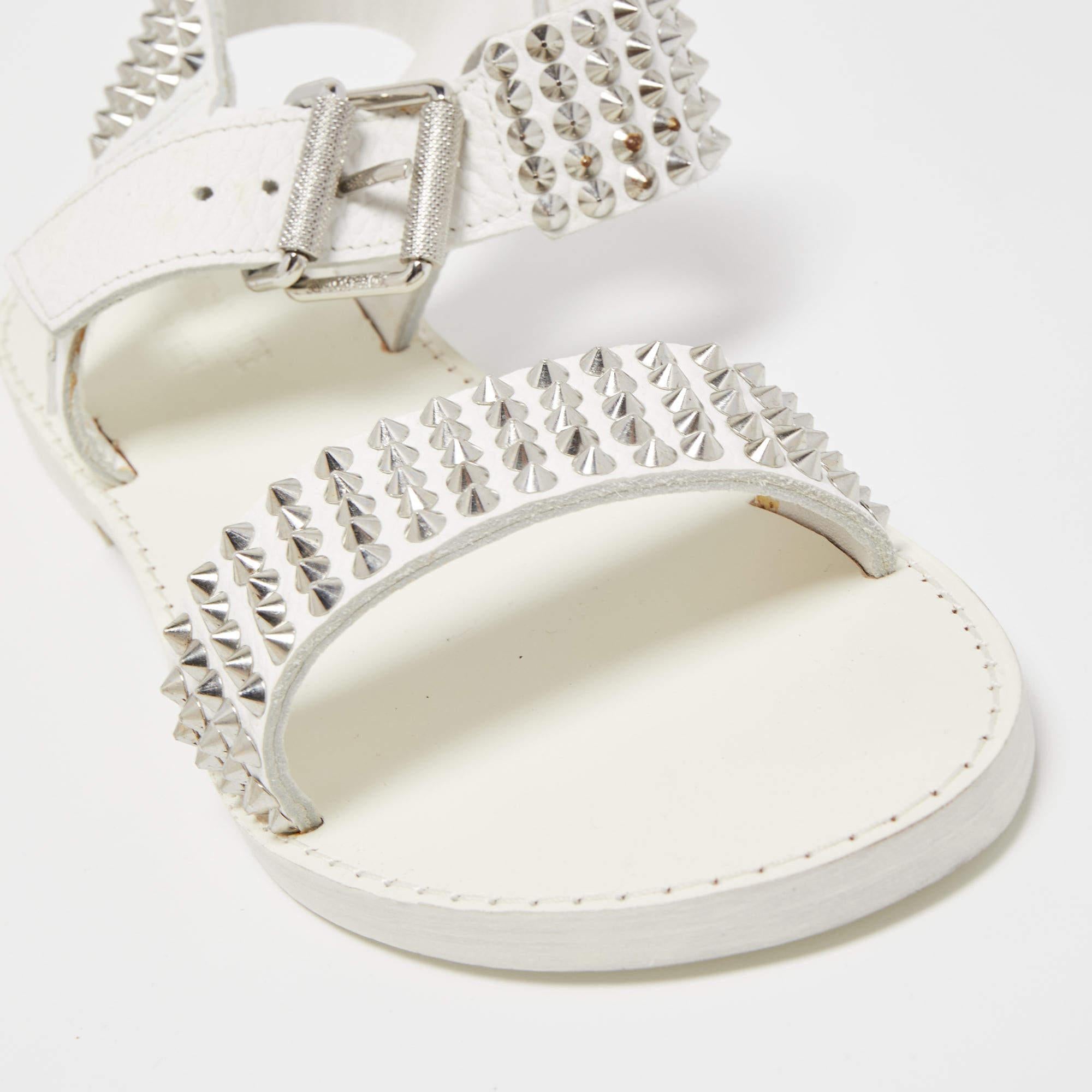 Zadig & Voltaire White Leather Ankle Strap Spiked Sandals Size 36 In Excellent Condition For Sale In Dubai, Al Qouz 2