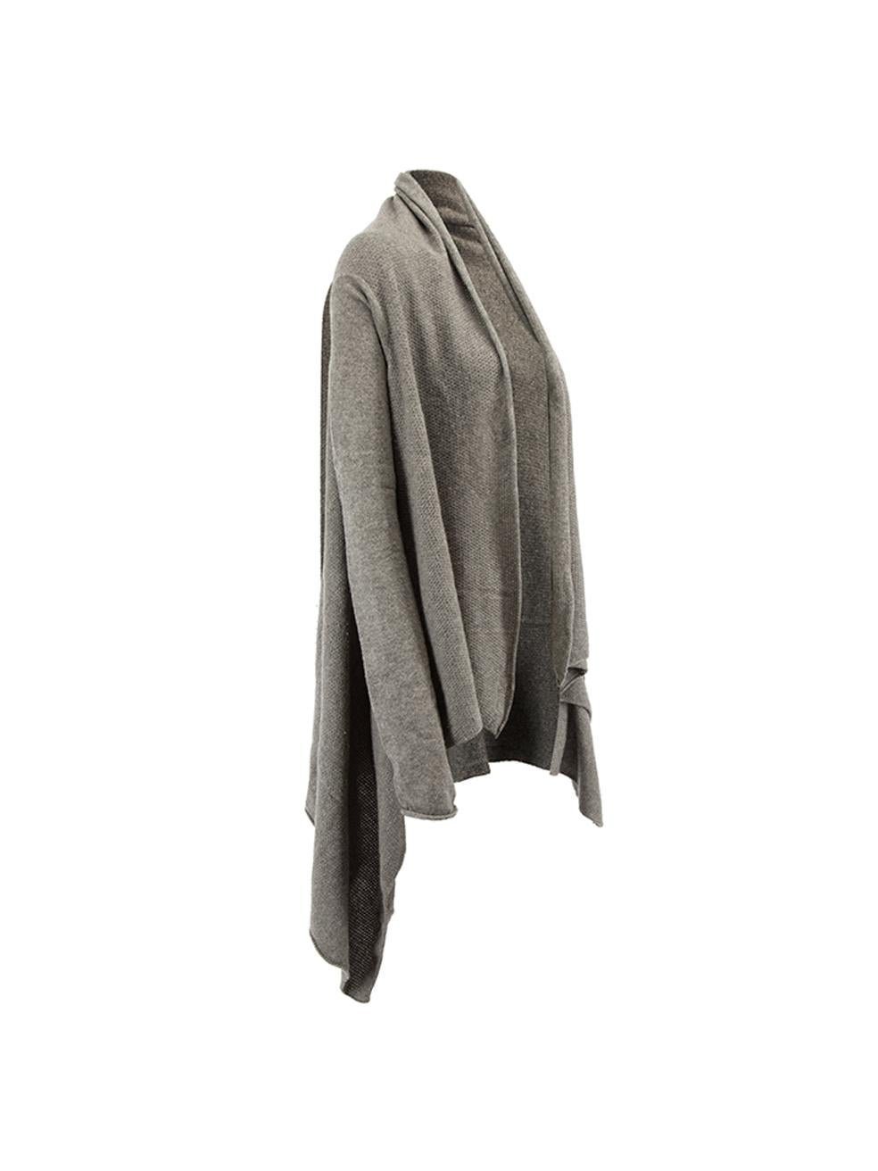 CONDITION is Very good. Minimal wear to cardigan is evident. Minimal wear and pilling to the cashmere fabric on this used Zadig & Voltaire designer resale item. 



Details


Grey

Cashmere

Knitted cardigan

Mid length

Open front

Long