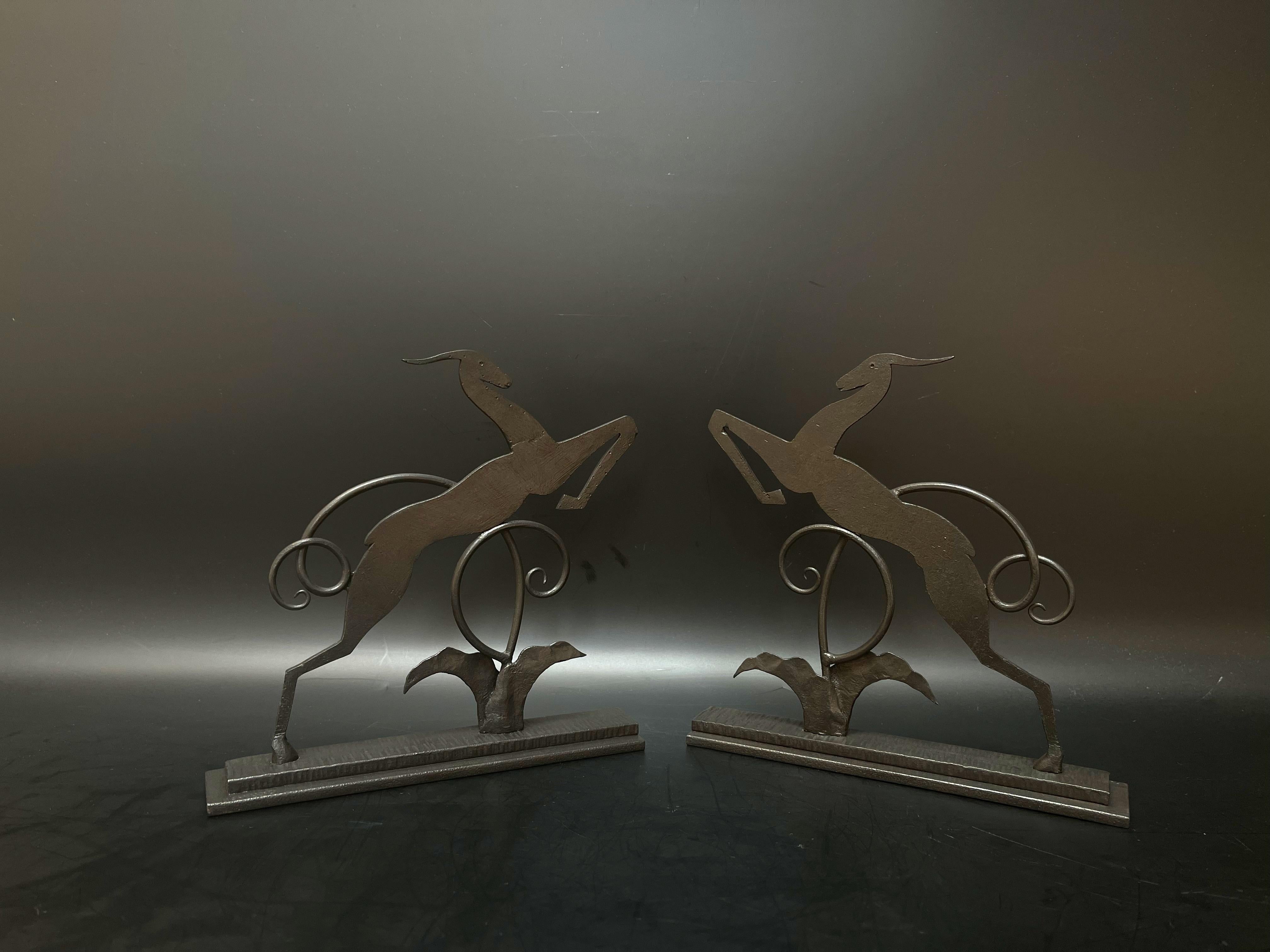 Pair of wrought iron bookends representing antelopes.
Stamped Zadounaisky.
In very good condition.

Height: 19cm
Length: 19cm
Thickness: 4cm
Total weight: 1.3 Kg

Michel Zadounaïsky, born March 10, 1903 in Ekaterinodar and died in La Hauteville in