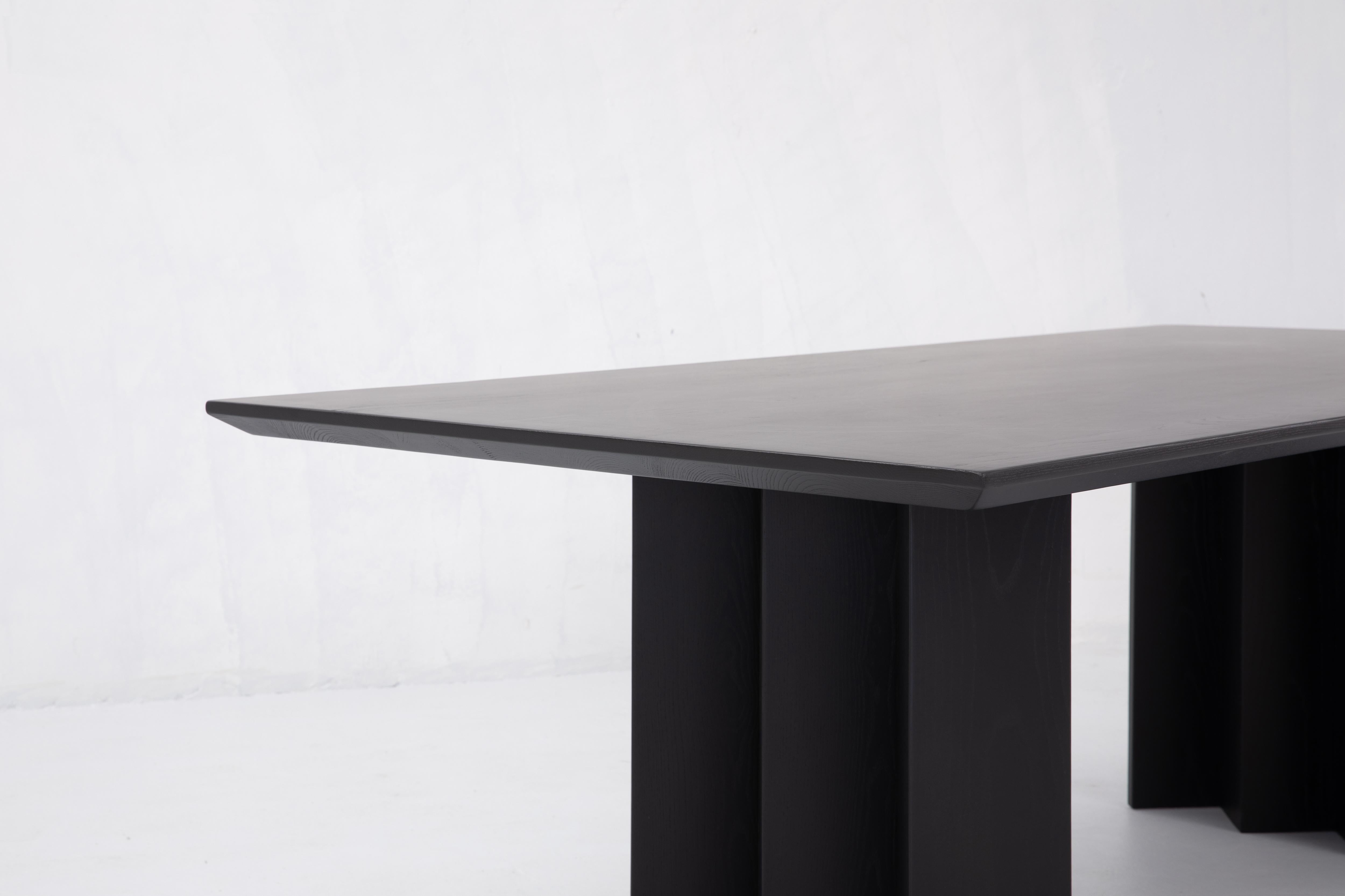Zafal Esstisch 84, schwarzer minimalistischer Esstisch aus Holz im Zustand „Neu“ im Angebot in San Jose, CA