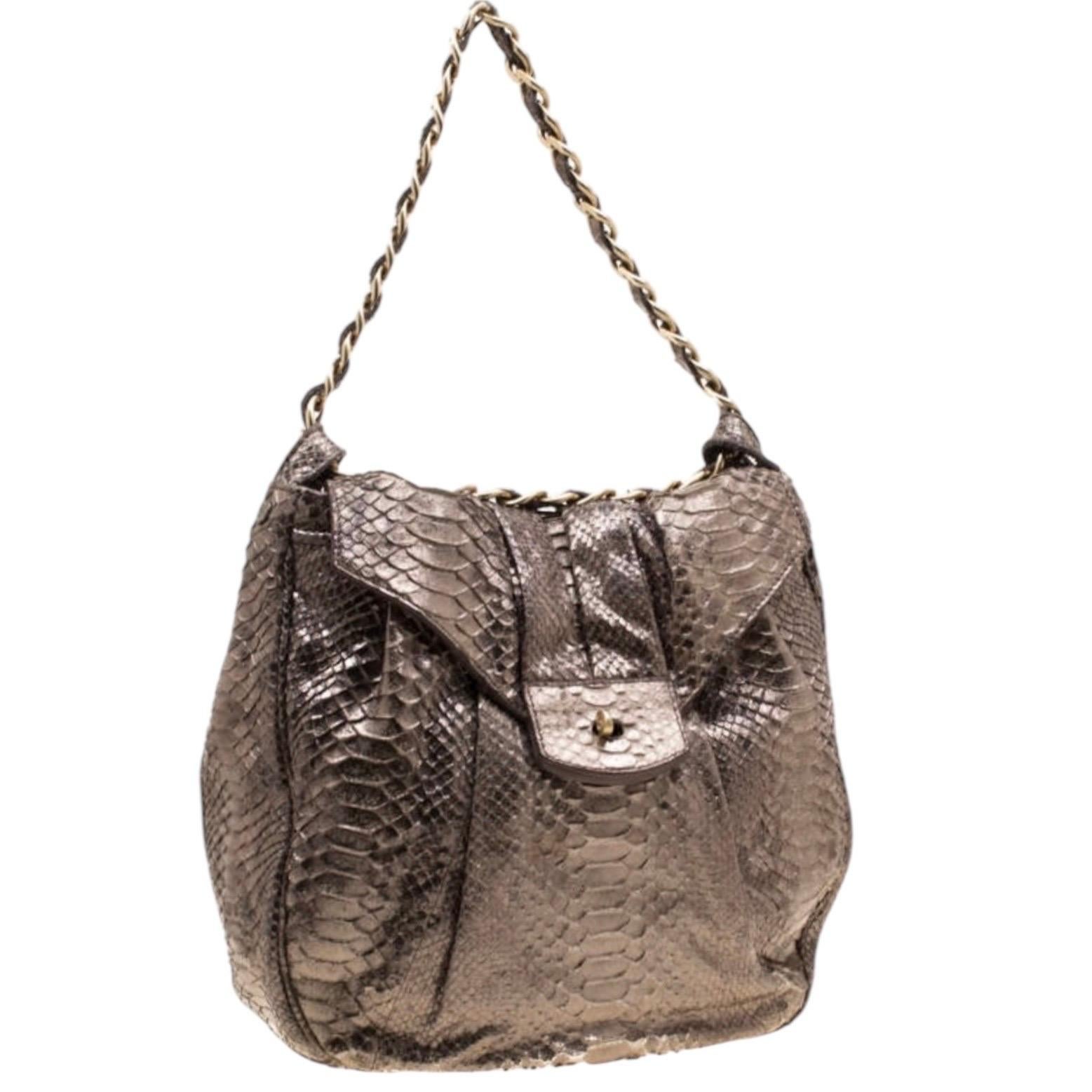 Splendida borsa a tracolla in pelle esotica di Zagliani - un classico senza tempo!
Pezzo raro di una collezione limitata - esaurito in tutto il mondo
Realizzato con la migliore pelle di serpente esotica
Trattata e famosa per la sua texture lussuosa