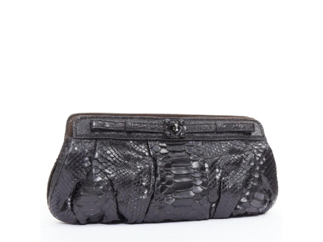 ZAGLIANI glossy black scaled leather framed turnlock evening clutch bag (Schwarz) im Angebot