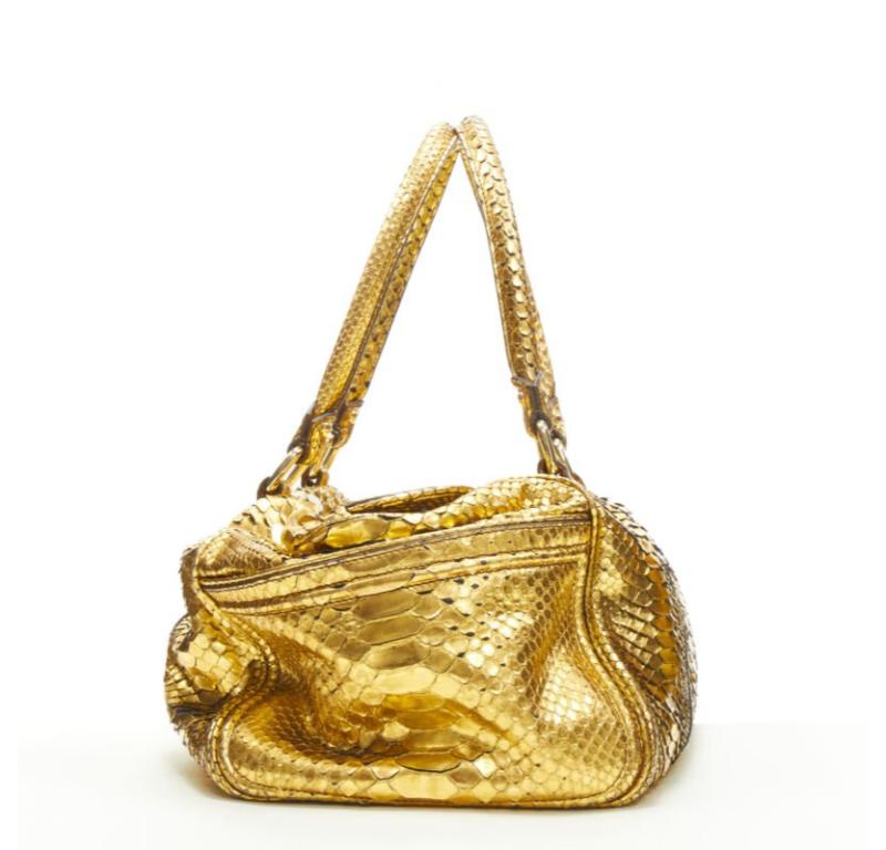 ZAGLIANI bolso duffel boston de cuero escamado dorado metalizado con asa superior en Excelente estado para la venta en Hong Kong, NT