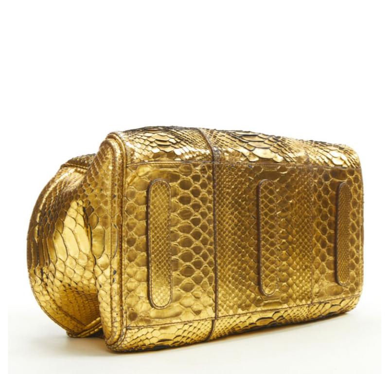 ZAGLIANI bolso duffel boston de cuero escamado dorado metalizado con asa superior en venta 1