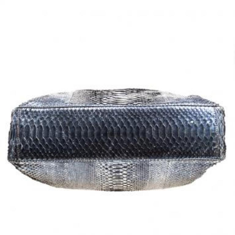 Zagliani Metallic-Python Shopper-Tasche im Zustand „Gut“ im Angebot in Dubai, Al Qouz 2