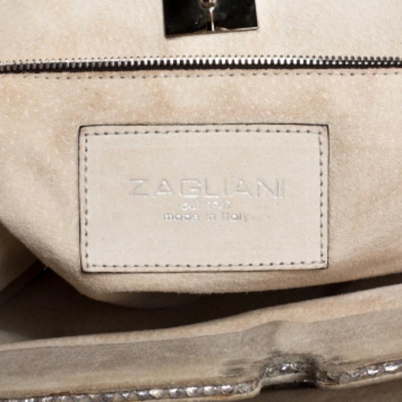 Zagliani Puffy Hobo Pitón Plateado Metalizado en Bastante bueno estado para la venta en Dubai, Al Qouz 2