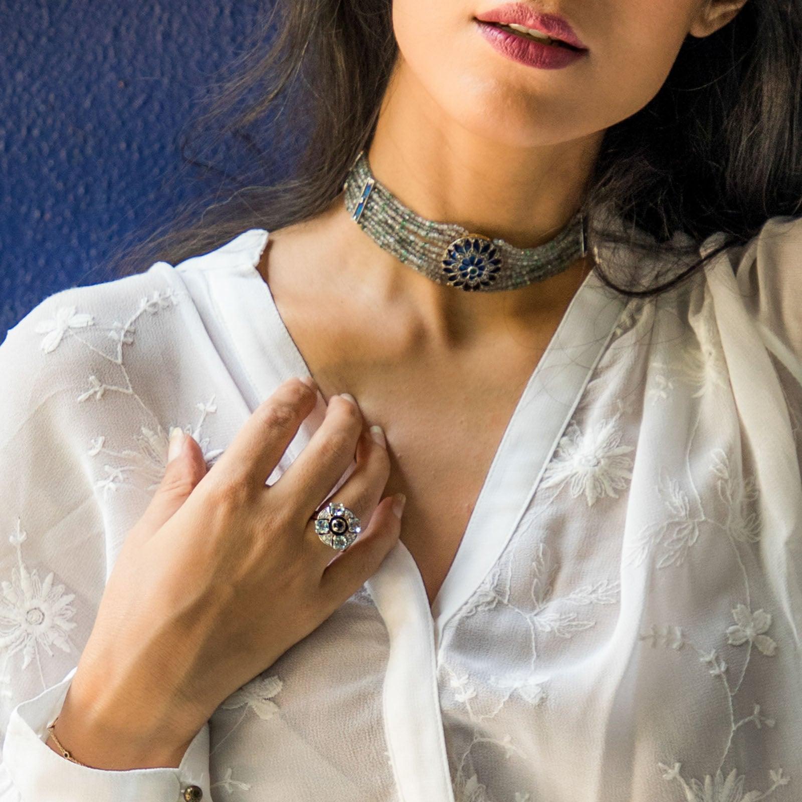 Im Angebot: Moi Zaha Ring mit blauem Saphir und Diamant () 2