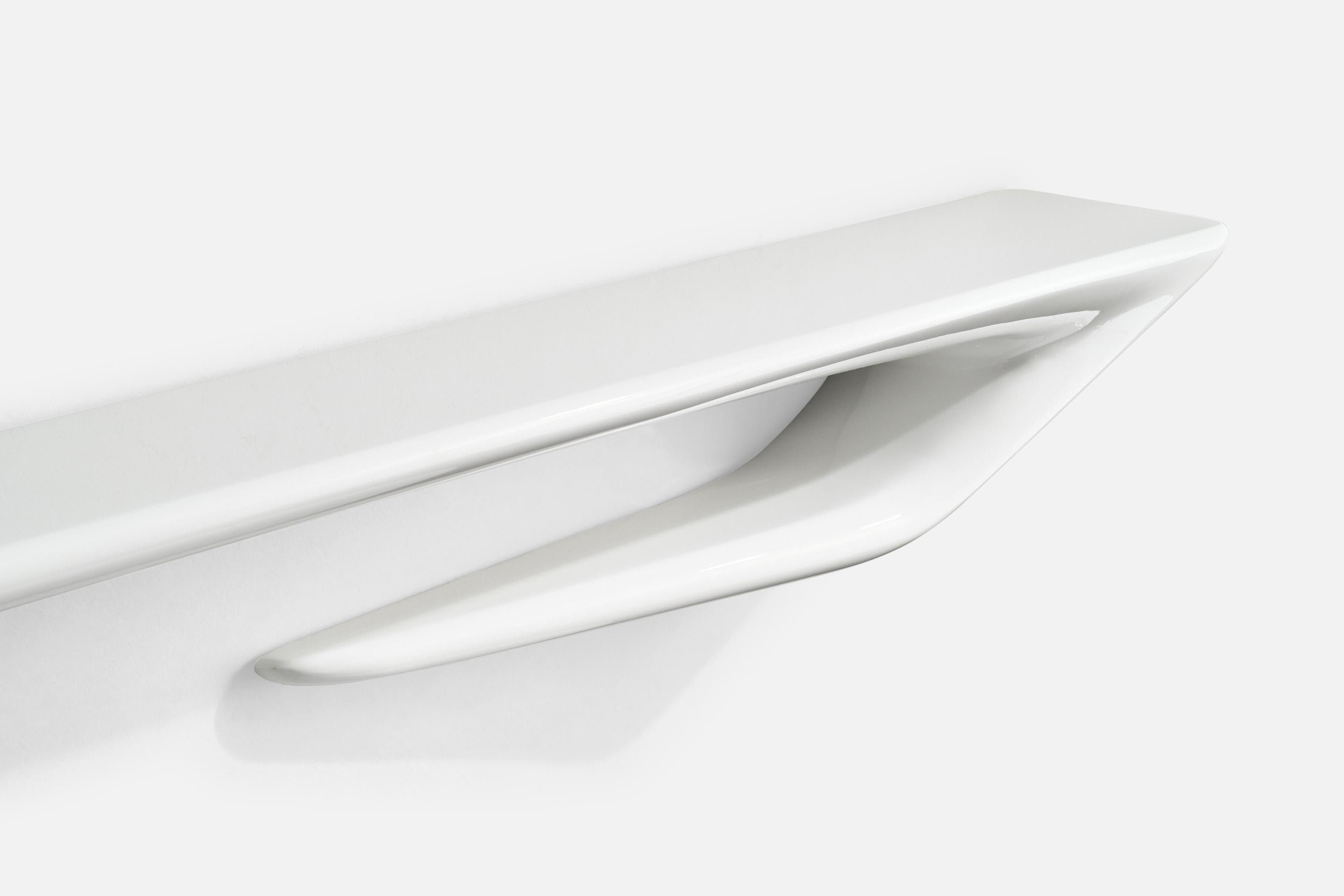 Zaha Hadid, Console Table, Polyester Resin, United Kingdom, 2006 In Good Condition For Sale In High Point, NC