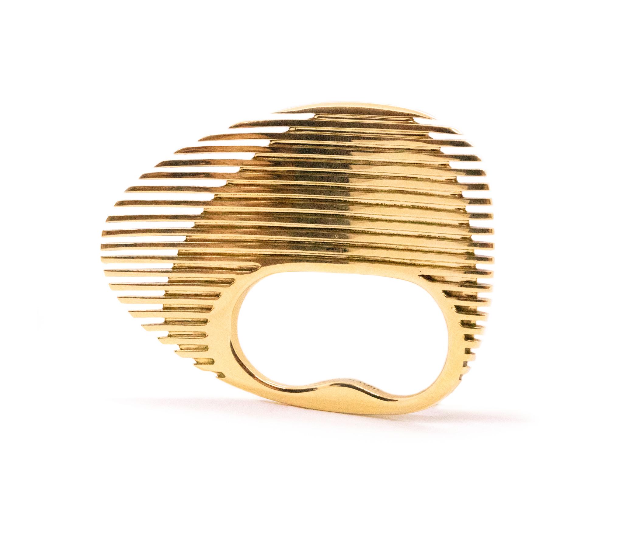 Very rare ring designed by Zaha Hadid (1950-2016) for Georg Jensen.

This sculptural double fingers ring is part of the Lamellae collection, created exclusively for Georg Jensen by the famed Iraqi-born British architect Zaha Hadid. This sculptural,