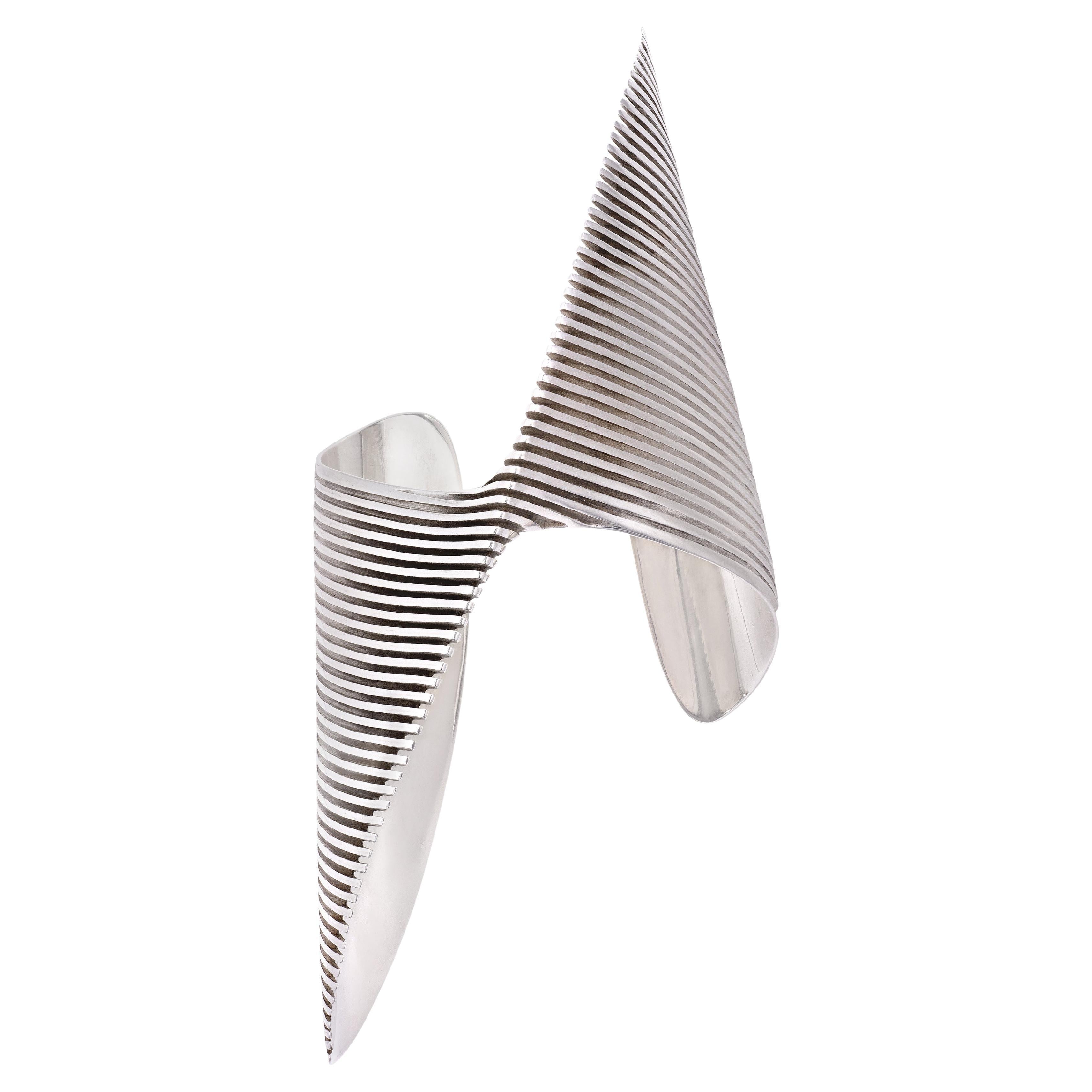 Zaha Hadid pour Georg Jensen Manchette Lamellae en argent sterling en édition limitée 2016 en vente