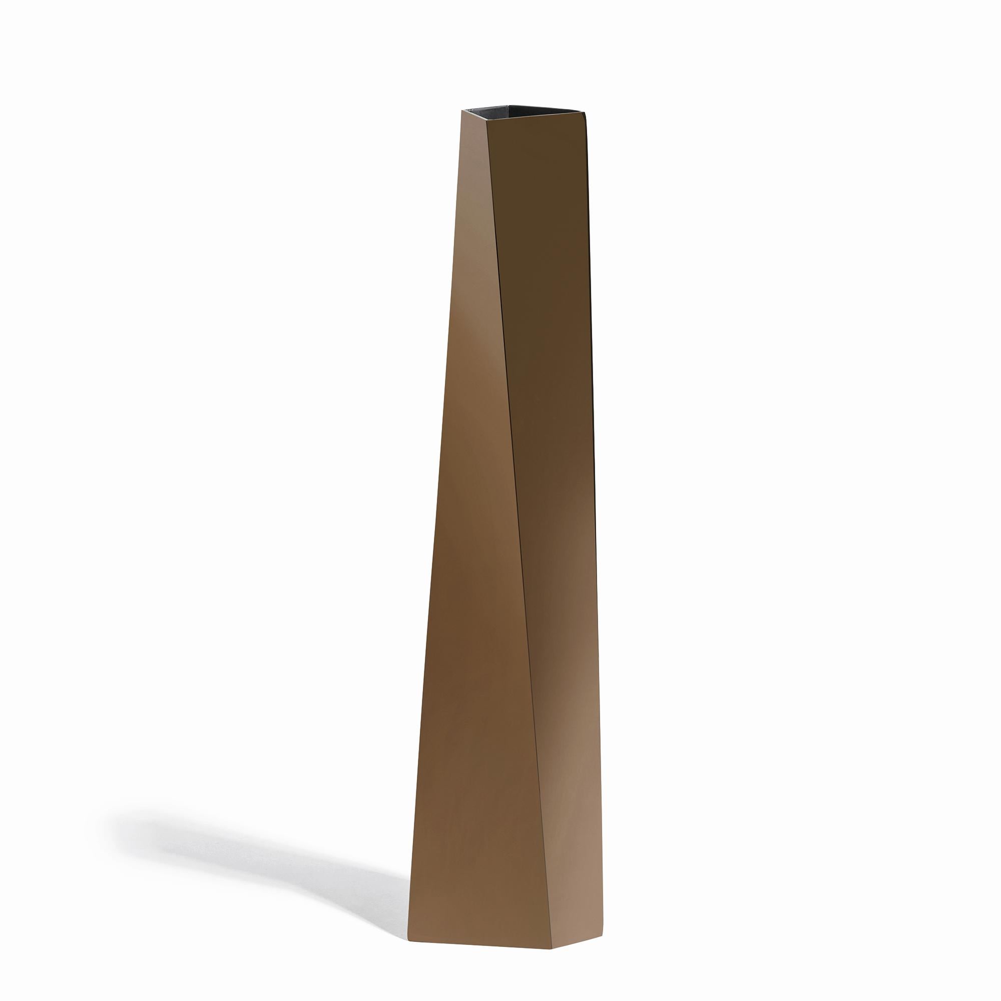 Fatto a macchina Zaha Hadid x Alessi - Vaso Crevasse / Edizione limitata. 999 - Bronzo in vendita
