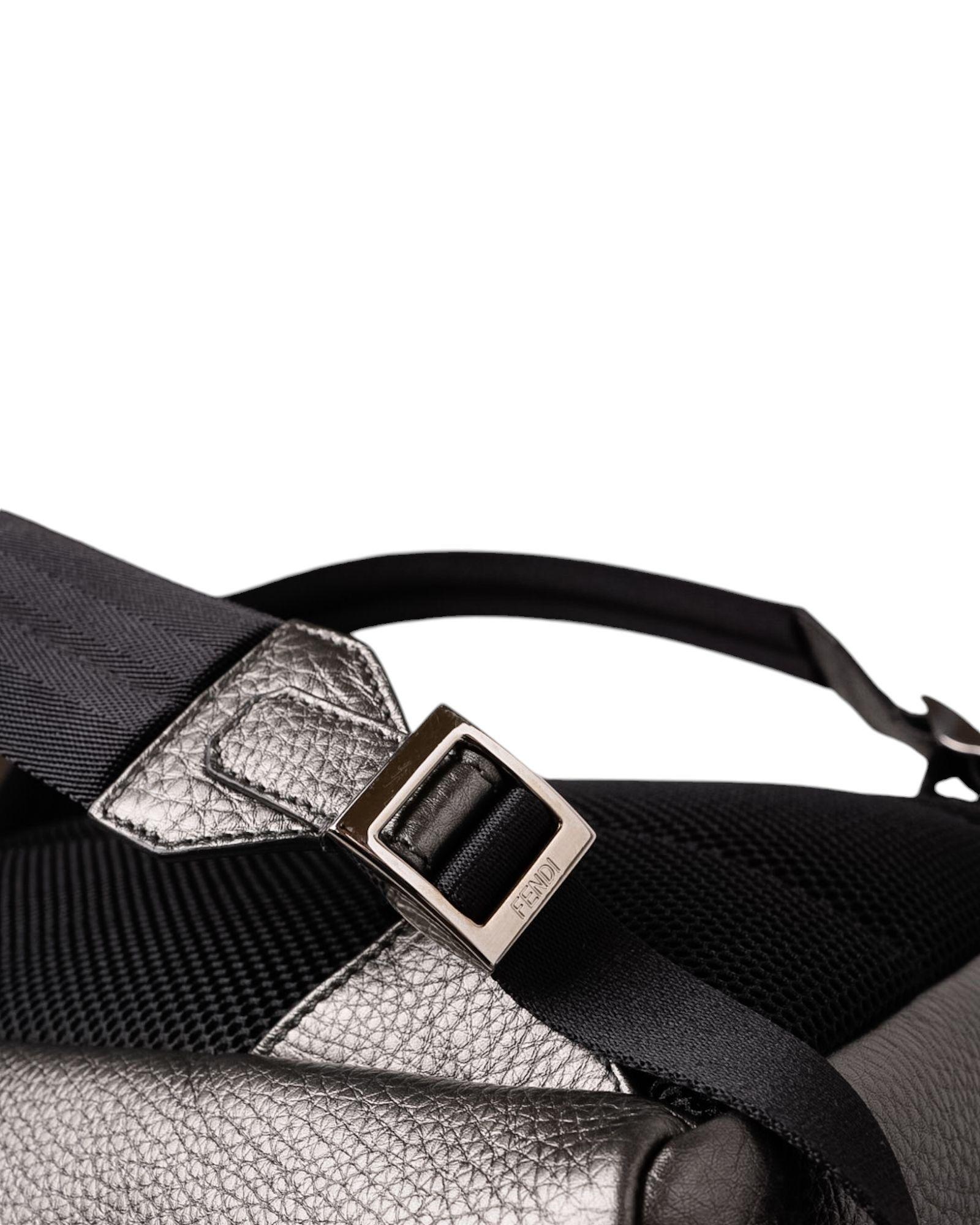 Zaino Fendi Peekaboo Monster MM Grigio en vente 1