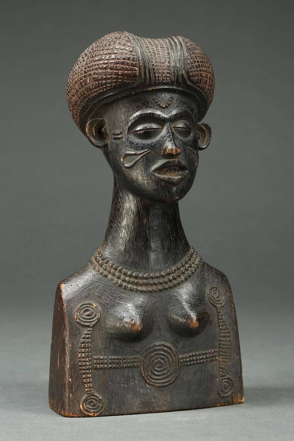 Hand-Carved Zaire Chokwe Tribal Female Bust with Scarifications and Finely Carved Hair