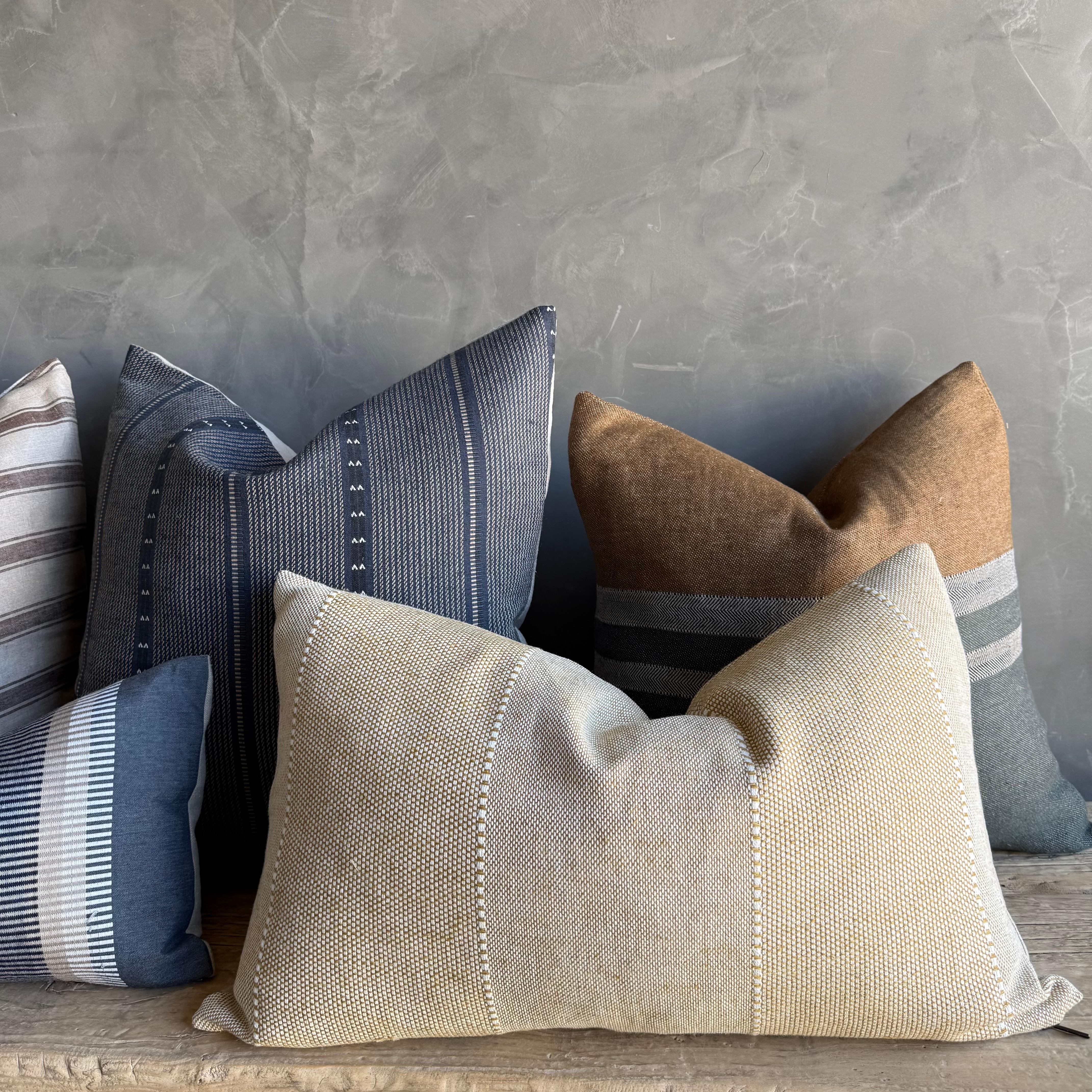 Zak & Fox - Oreiller d'appoint en lin tissé avec garniture en duvet en vente 1