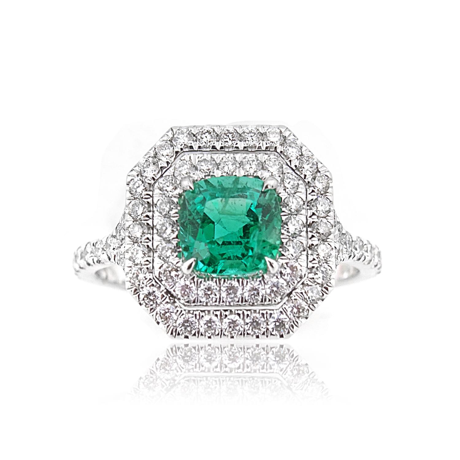 Round Cut Zambian Emerald and Diamond Ring, 1.60 Carat For Sale