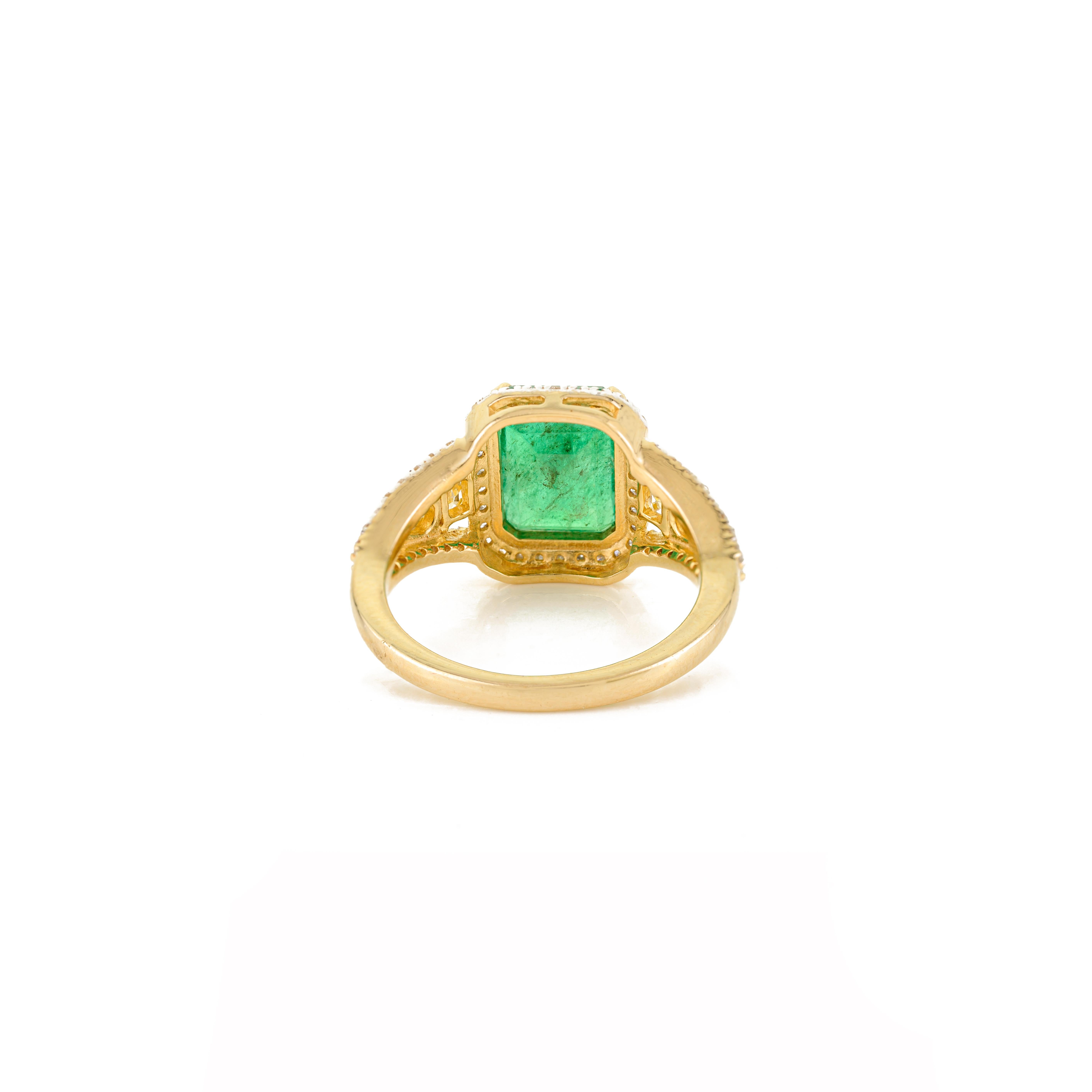 En venta: Zambian Emerald and Diamond Wedding Ring in 14k Yellow gold Perfect Luxury Gift  3