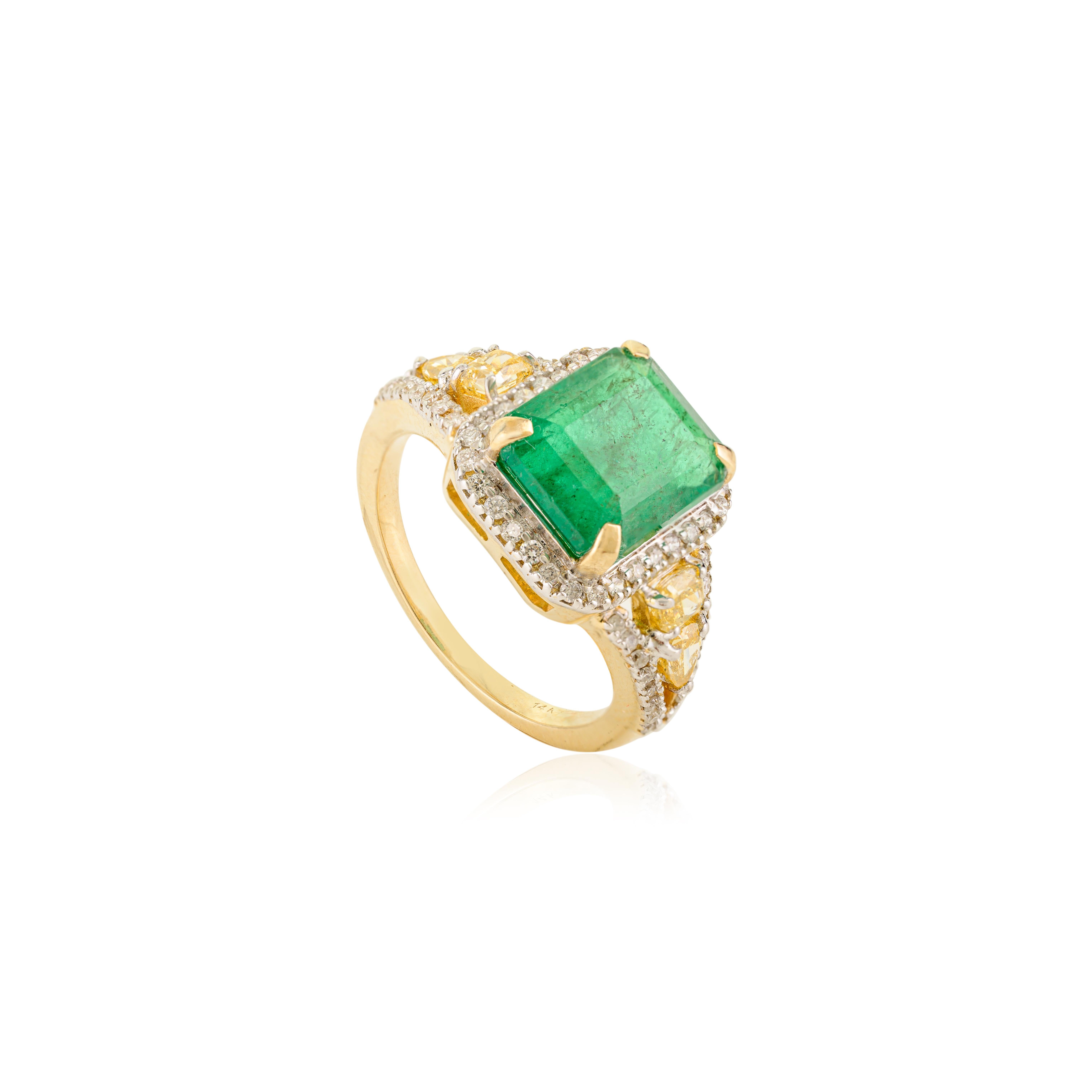 En venta: Zambian Emerald and Diamond Wedding Ring in 14k Yellow gold Perfect Luxury Gift  5