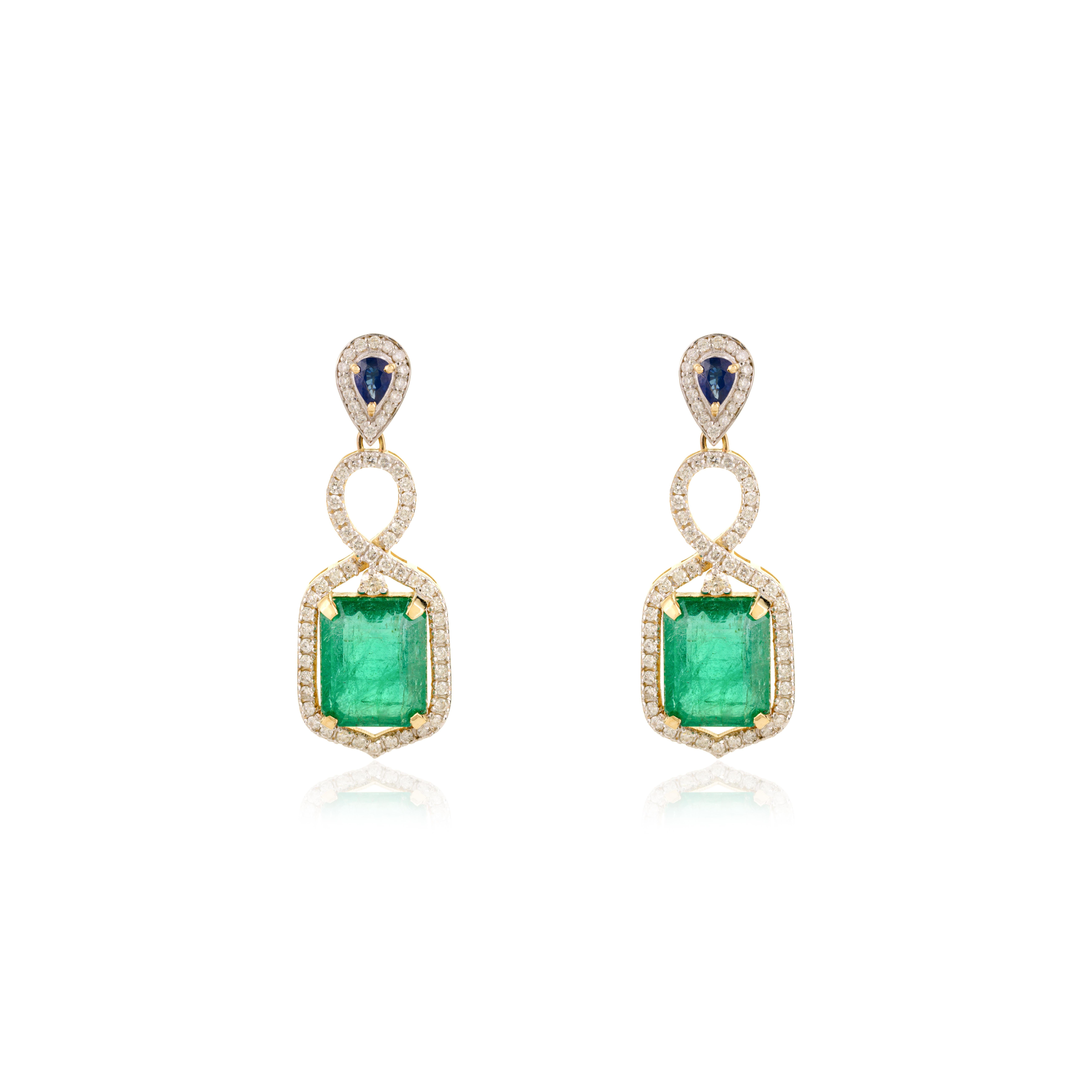 Zambian Emerald and Sapphire Drop Earrings in 14k Gold with Diamond Halo Accents in vendita 1