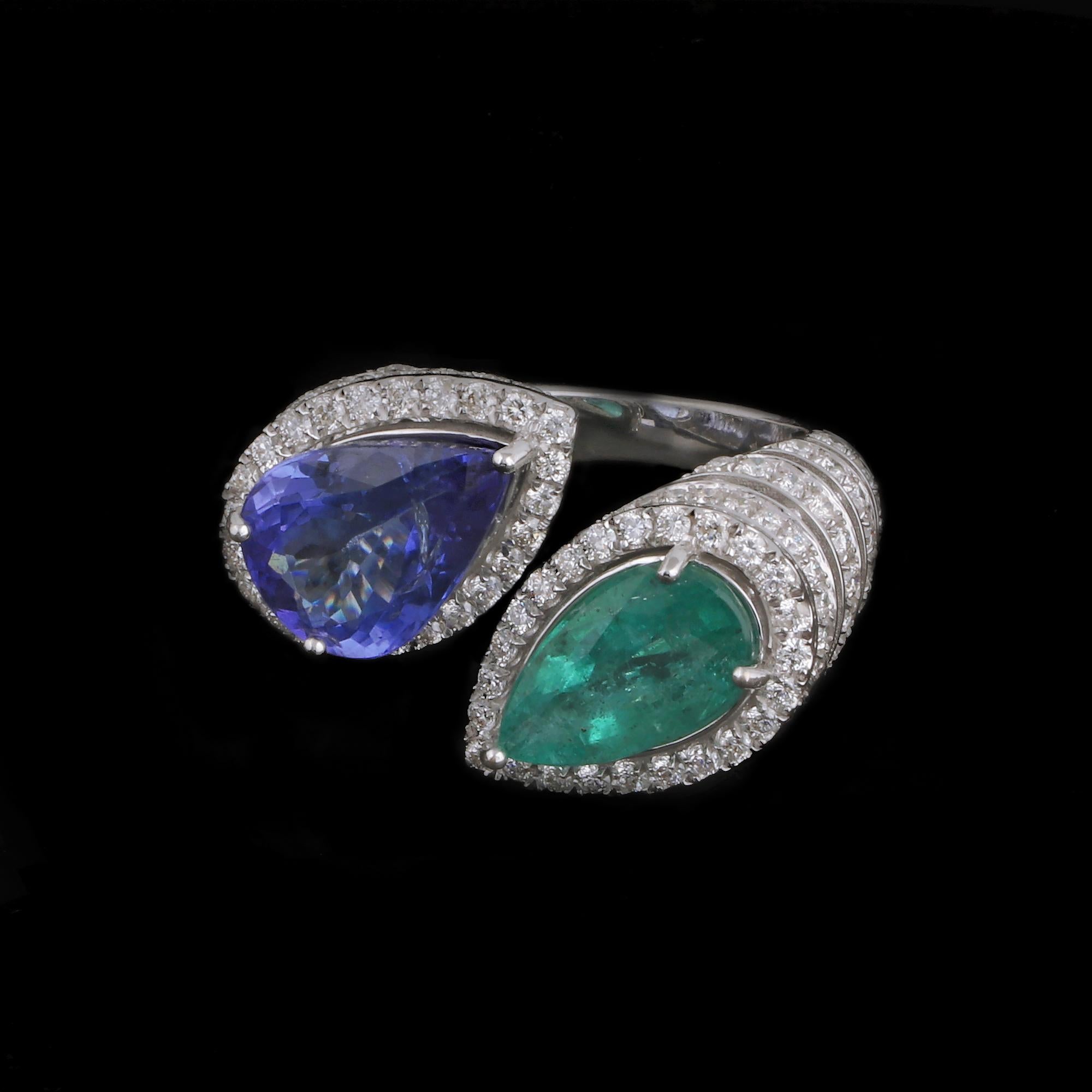 For Sale:  Natural Emerald Blue Sapphire Wrap Ring Diamond 14 Karat White Gold Fine Jewelry 3