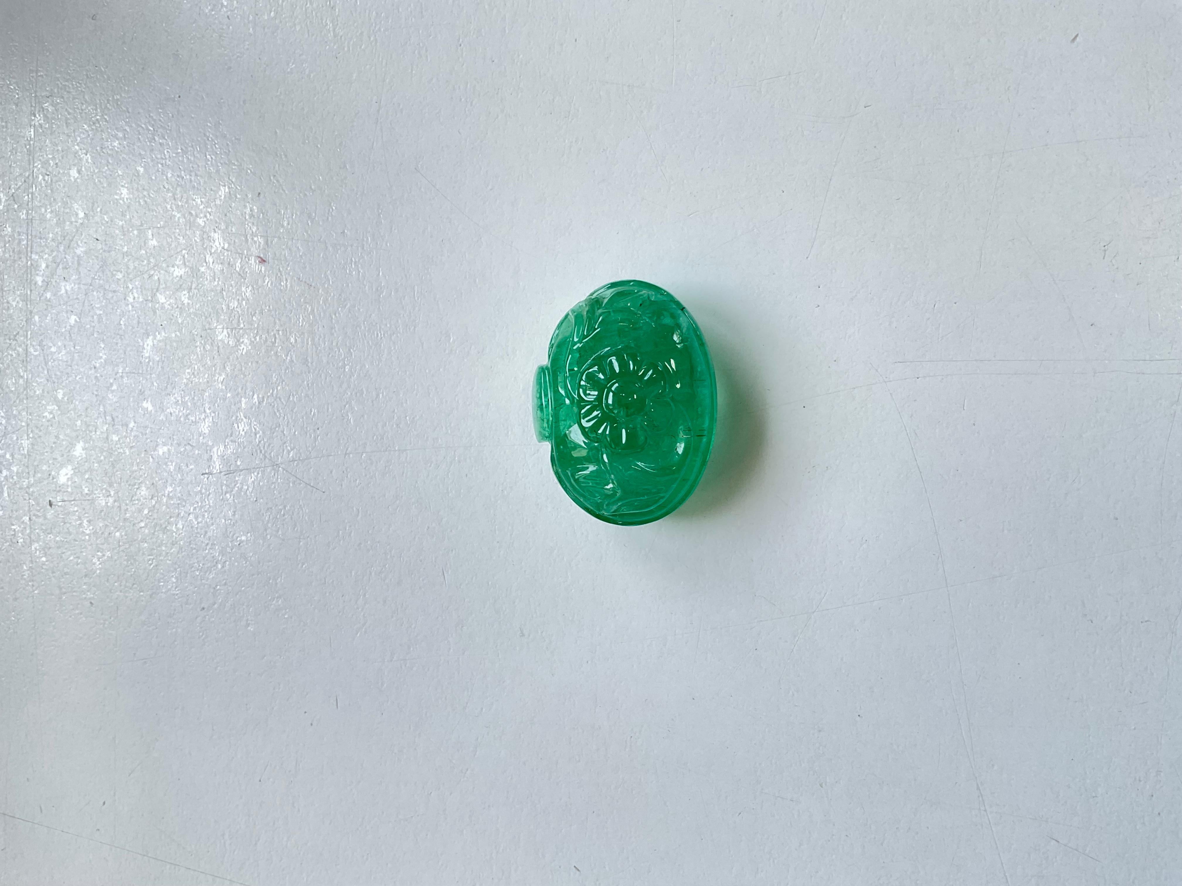 Poids : 49,36 carats
Taille : 26x20x13 MM
Pièces : 1
Forme : Cabochon sculpté