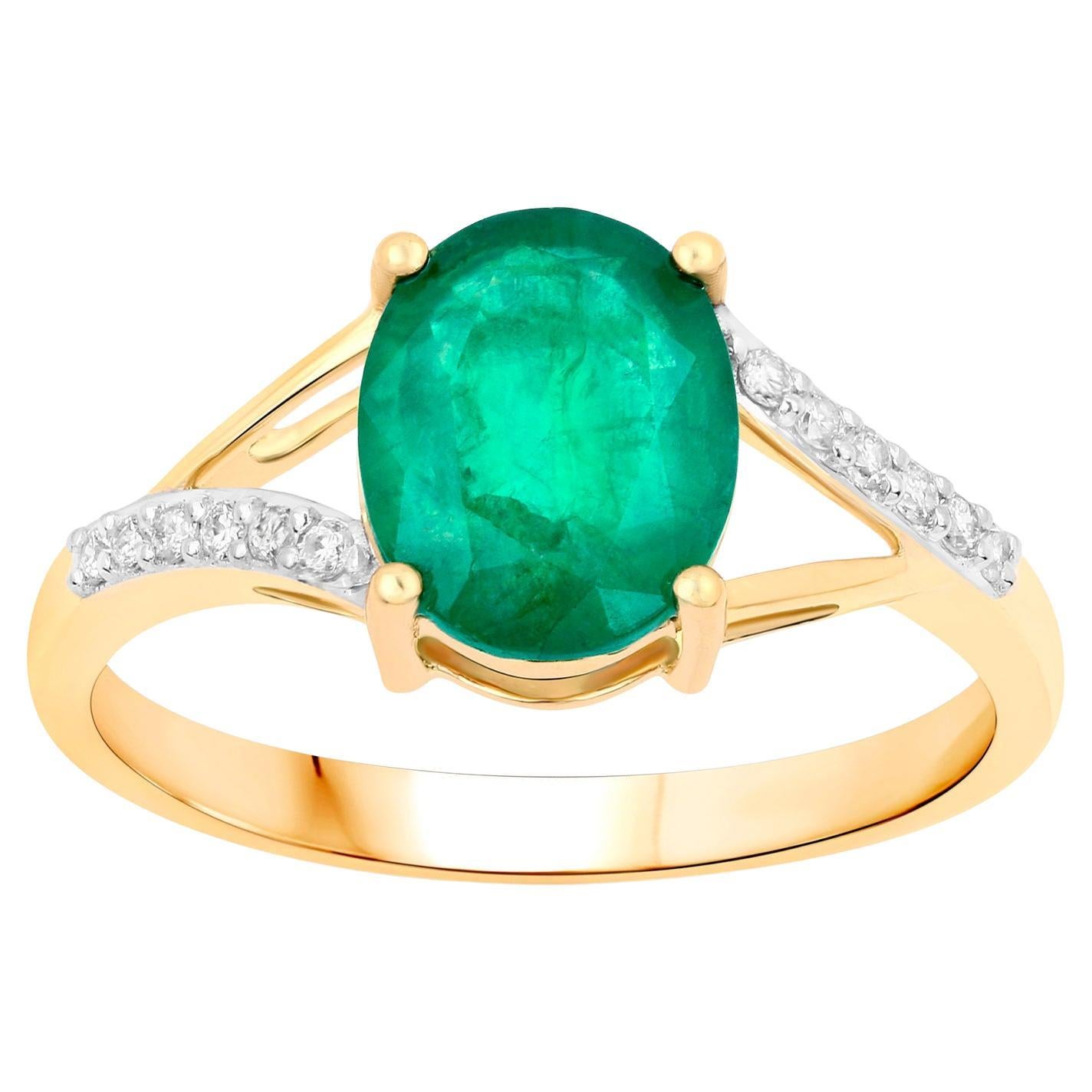 Zambian Emerald Cocktail Ring Diamond Setting 1.70 Carats 14K Yellow Gold For Sale