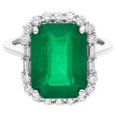 Zambian Emerald Cocktail Ring SI Clarity HI Color Diamond 18 Karat White Gold