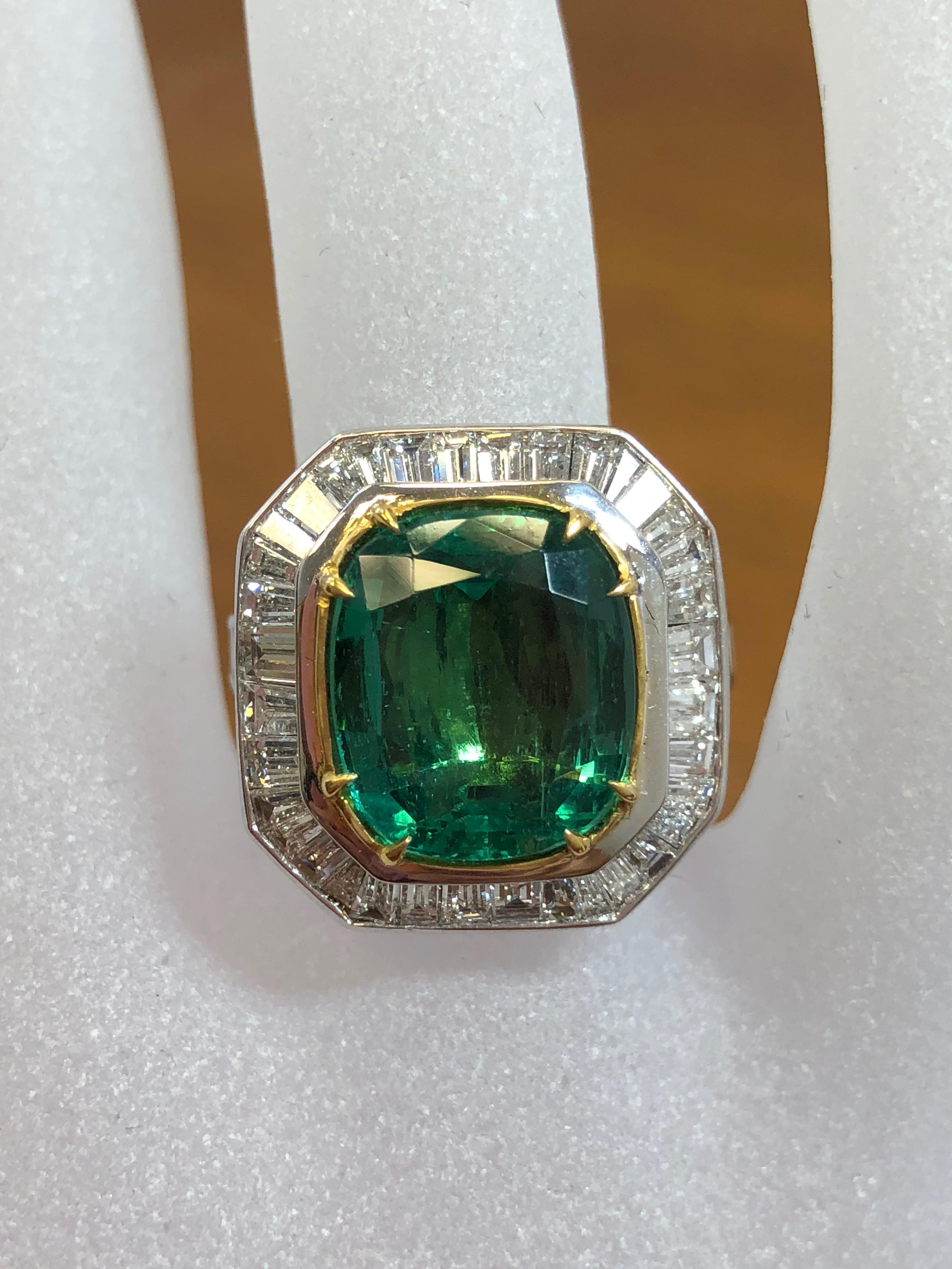 Zambian Emerald Cushion and Diamond Baguette Cocktail Ring with GIA Certified In New Condition In Los Angeles, CA