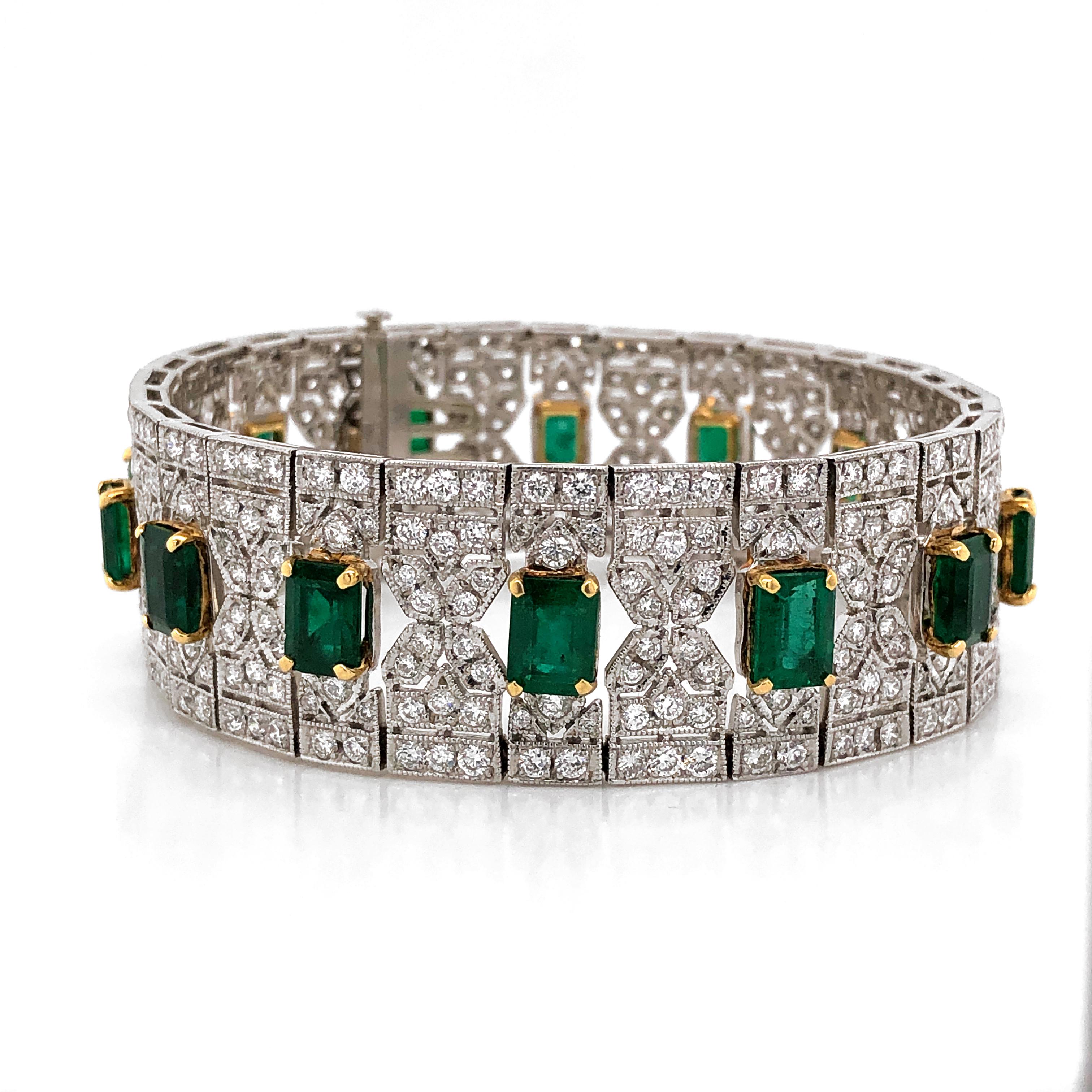 Zambian Emerald Cut Emeralds 13.14 Carat 8.26 Carat Diamond Platinum Bracelet In New Condition For Sale In New York, NY