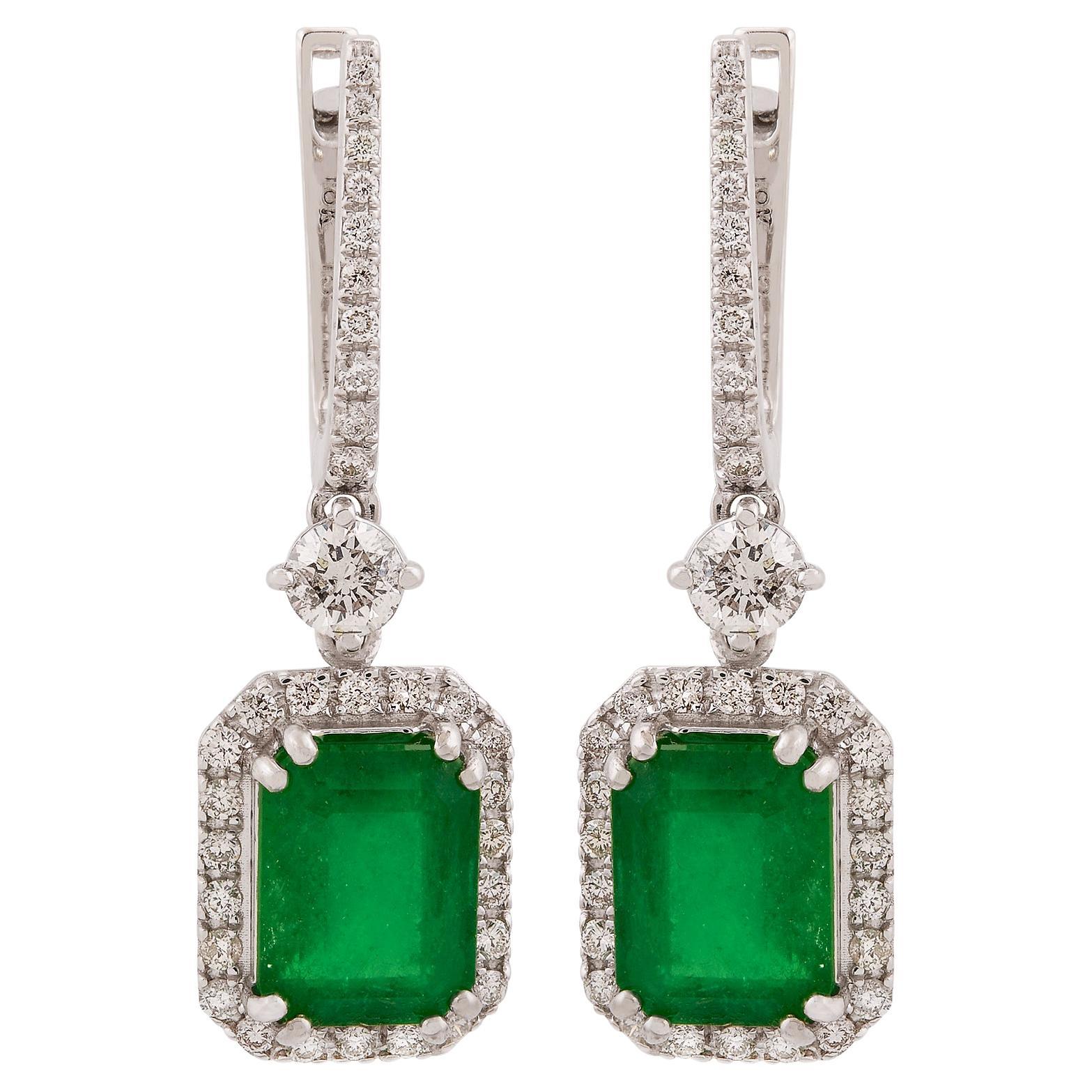 Real Emerald Dangle Earrings 18k White Gold SI Clarity HI Color Diamond Jewelry For Sale